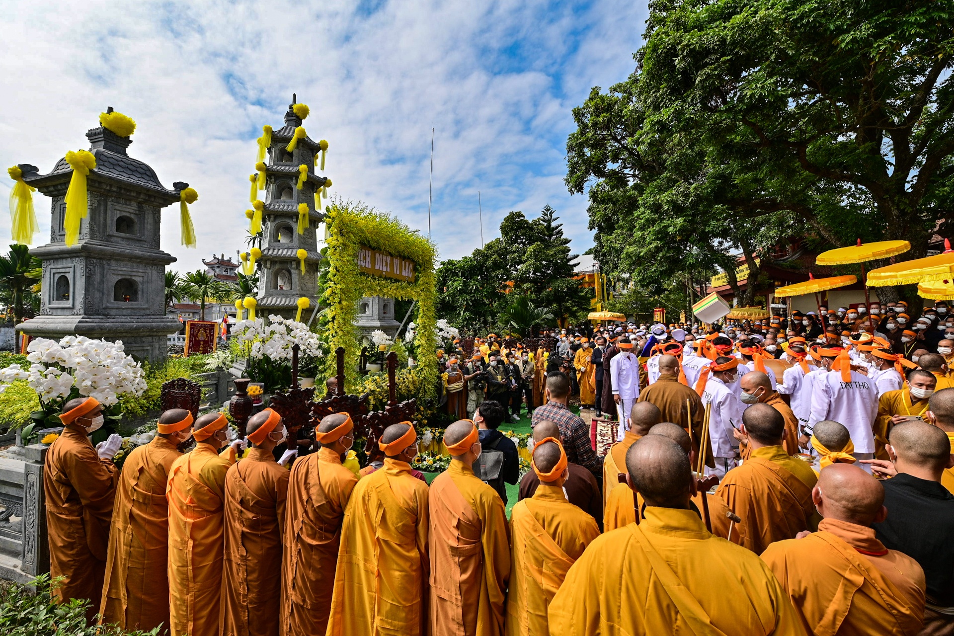 Nguoi dan,  phat tu xuc dong tien dua co Dai lao Hoa thuong anh 13