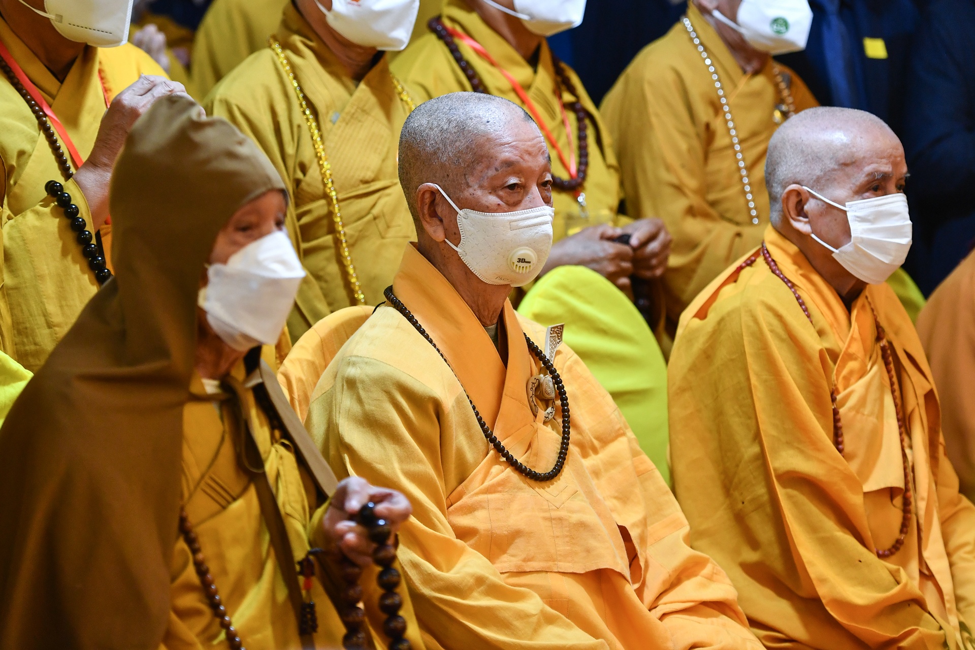 Nguoi dan,  phat tu xuc dong tien dua co Dai lao Hoa thuong anh 2