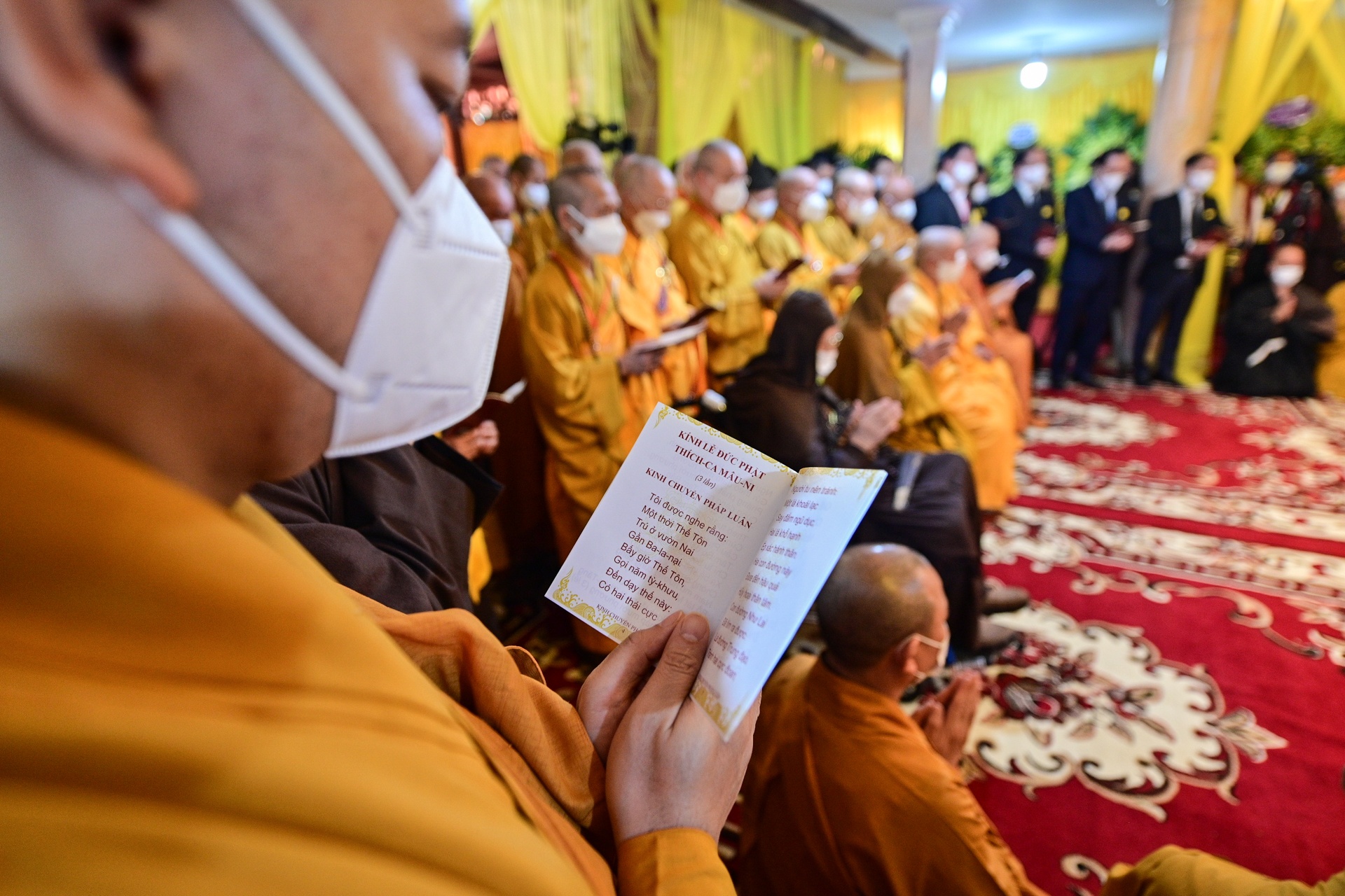 Nguoi dan,  phat tu xuc dong tien dua co Dai lao Hoa thuong anh 4