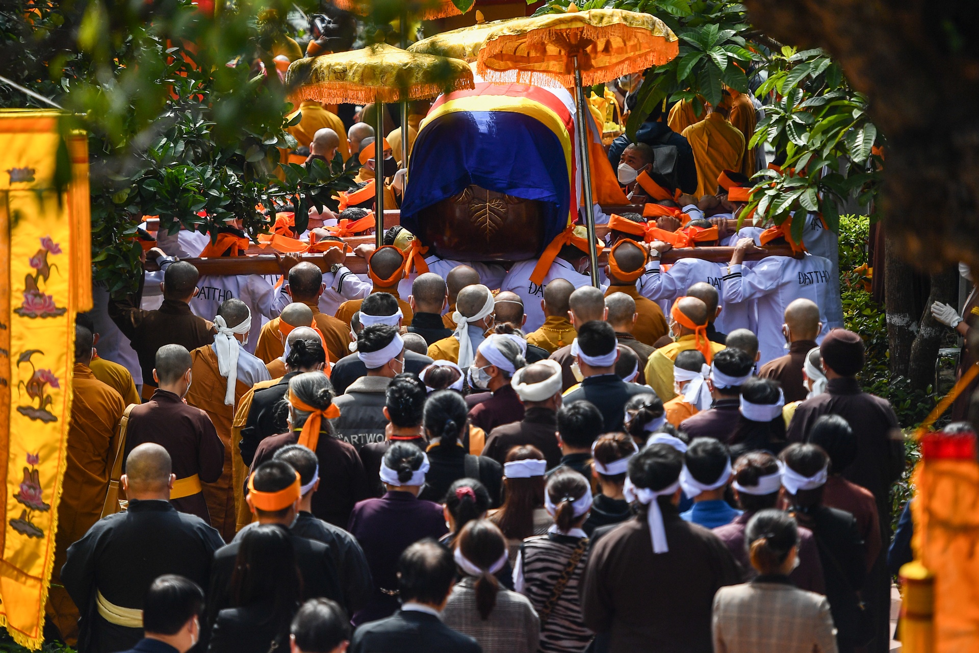 Nguoi dan,  phat tu xuc dong tien dua co Dai lao Hoa thuong anh 9