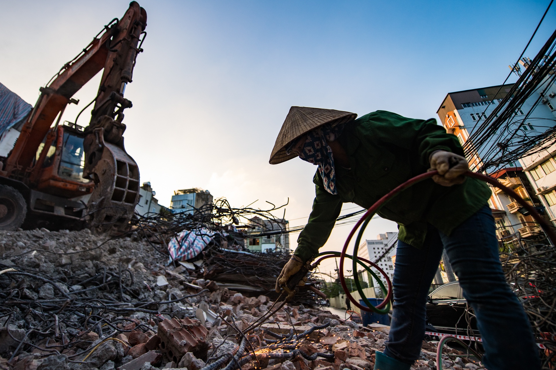 Pha do can nha gay can tro thi cong du an tuyen metro Nhon - ga Ha Noi hinh anh