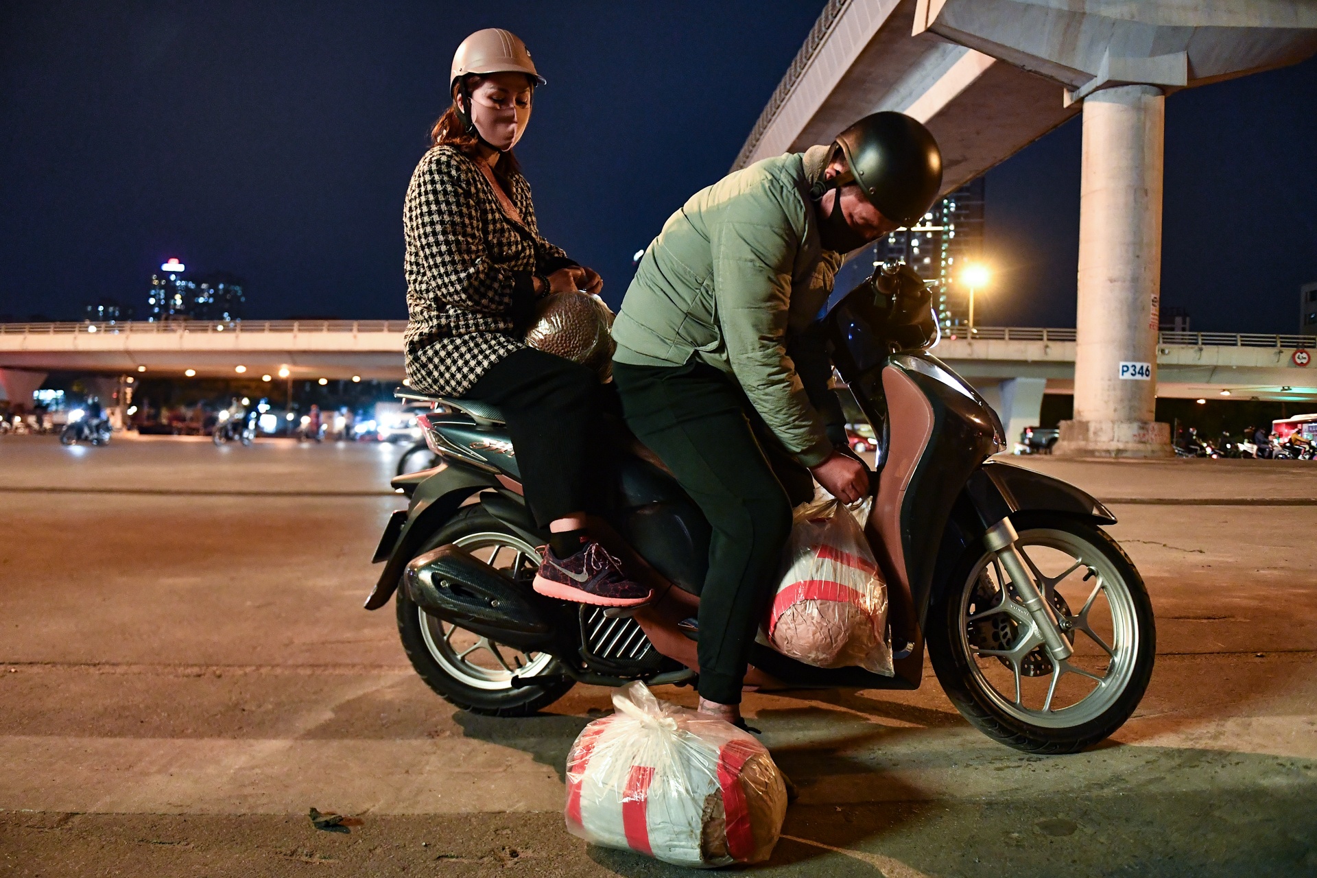 Mua 18 qua mit Thai “giai cuu” vi un tac tai cua khau anh 9