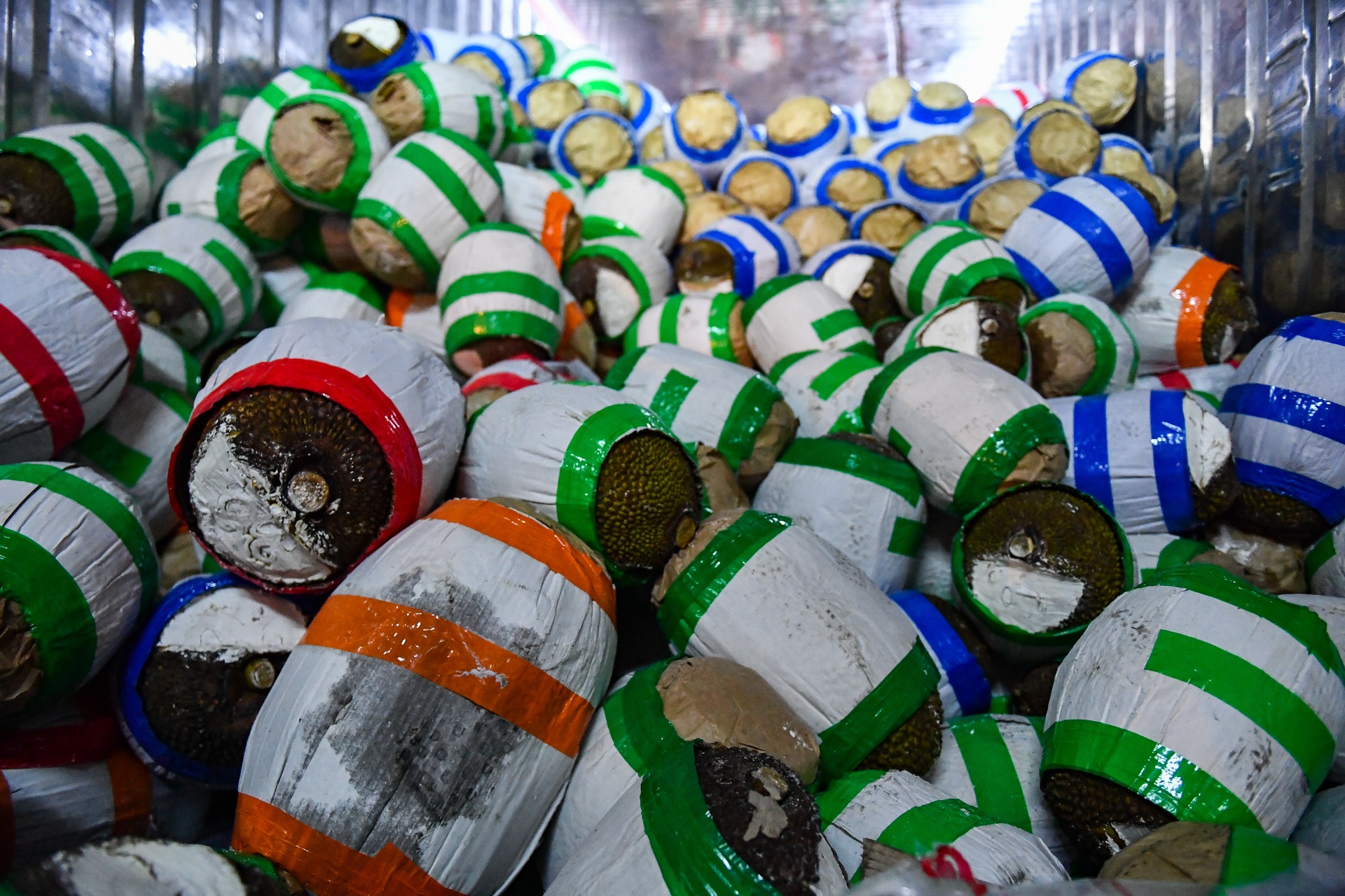 Mua 18 qua mit Thai “giai cuu” vi un tac tai cua khau anh 4