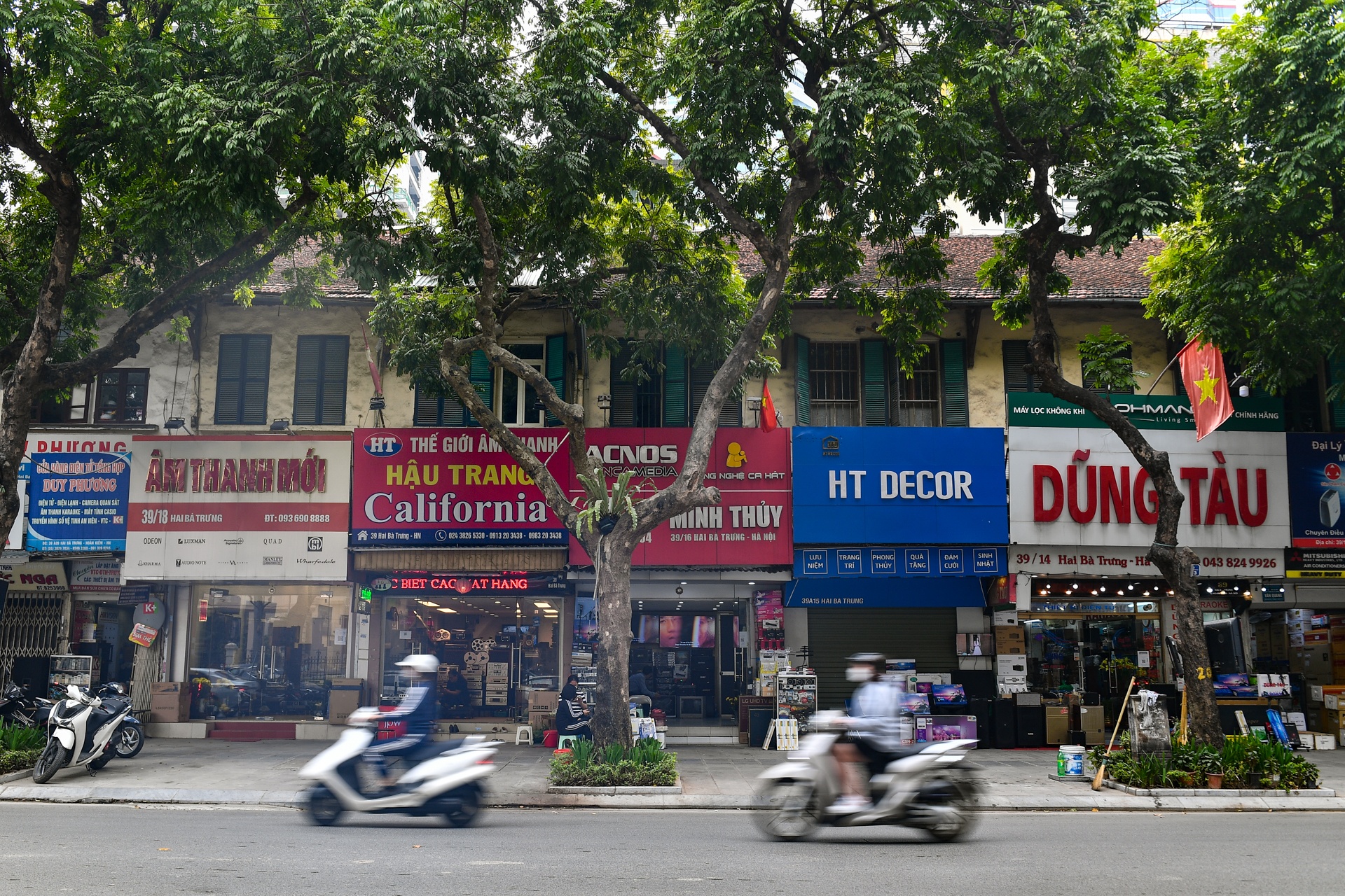 5 tuyen pho Ha Noi cho phep kinh doanh tren via he anh 3