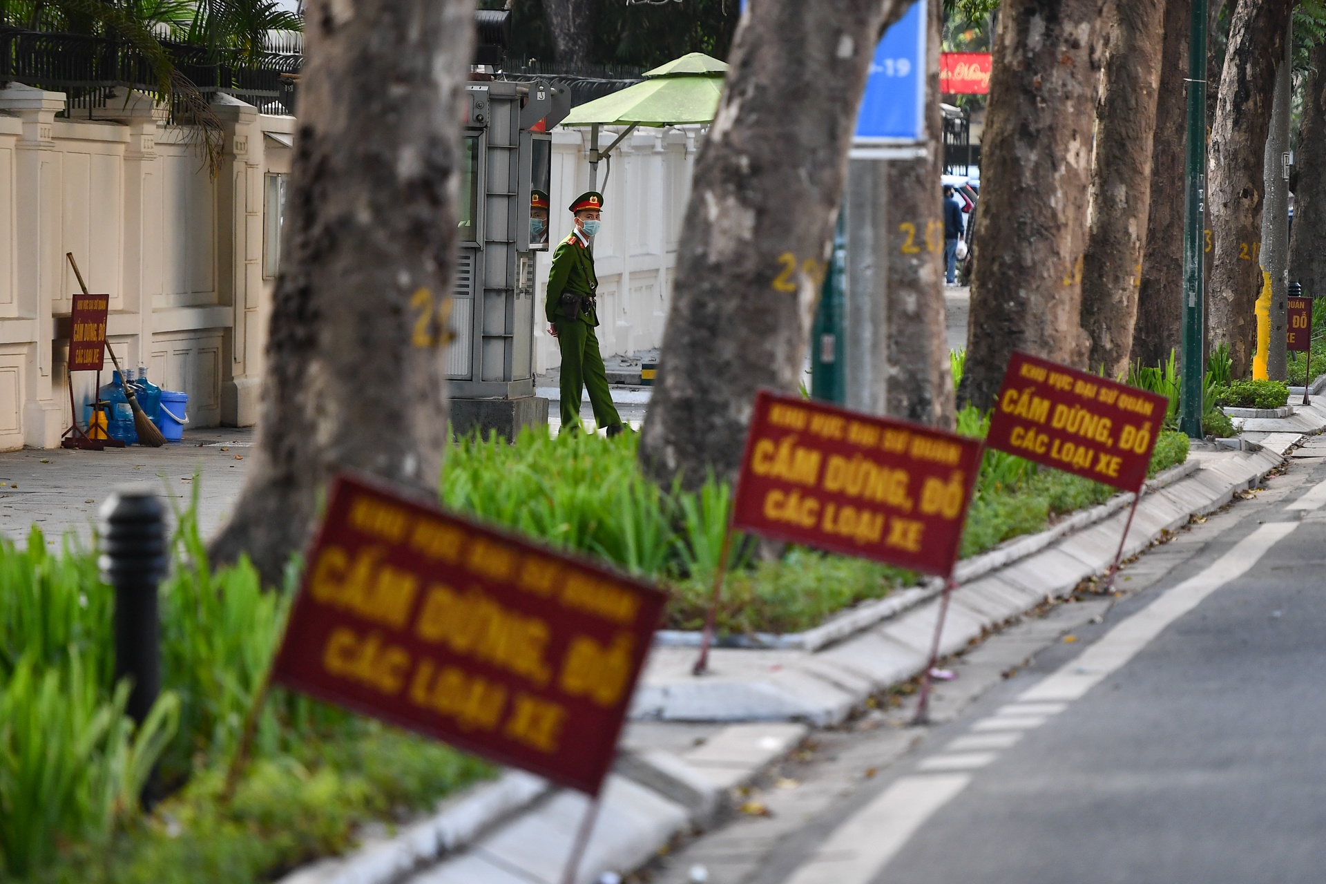 5 tuyen pho Ha Noi cho phep kinh doanh tren via he anh 7