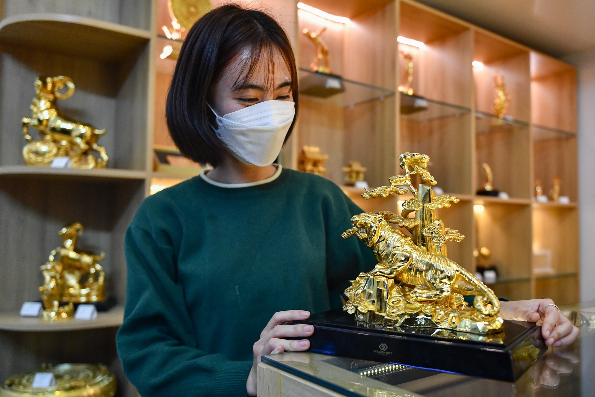 Tuong ho ma vang tien trieu hut khach dip Tet Nham Dan anh 2