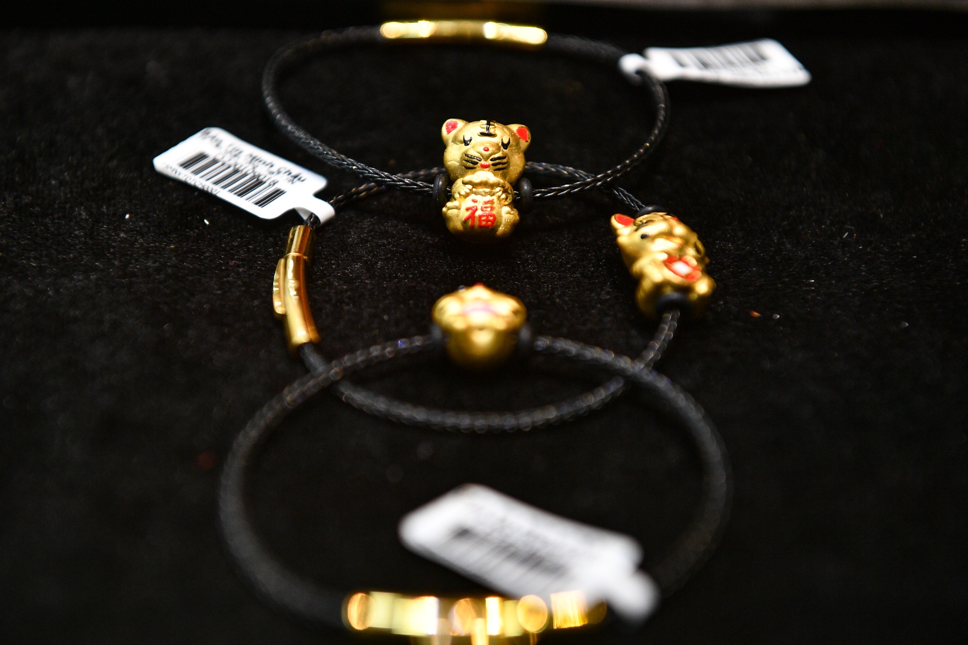 Ho vang 9999 "len ke" truoc ngay via Than Tai anh 7