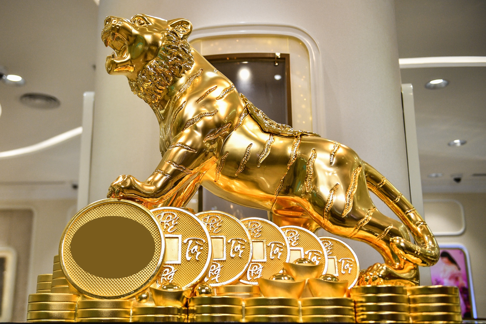 Tuong ho hon 1000 luong vang thu hut khach sat ngay via Than Tai anh 1