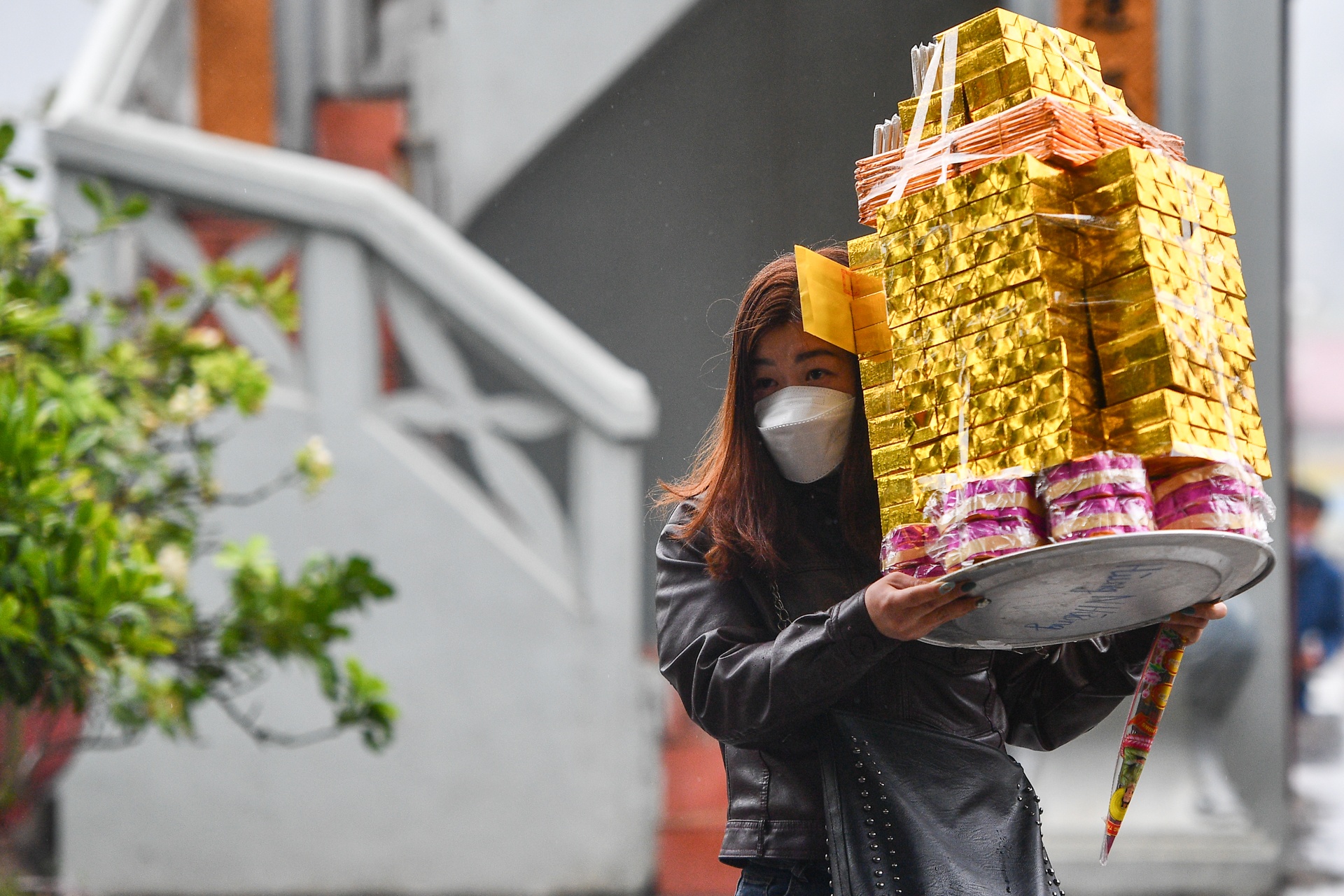 Nguoi dan do ve den Ba Chua Kho dang le "vay von" anh 11