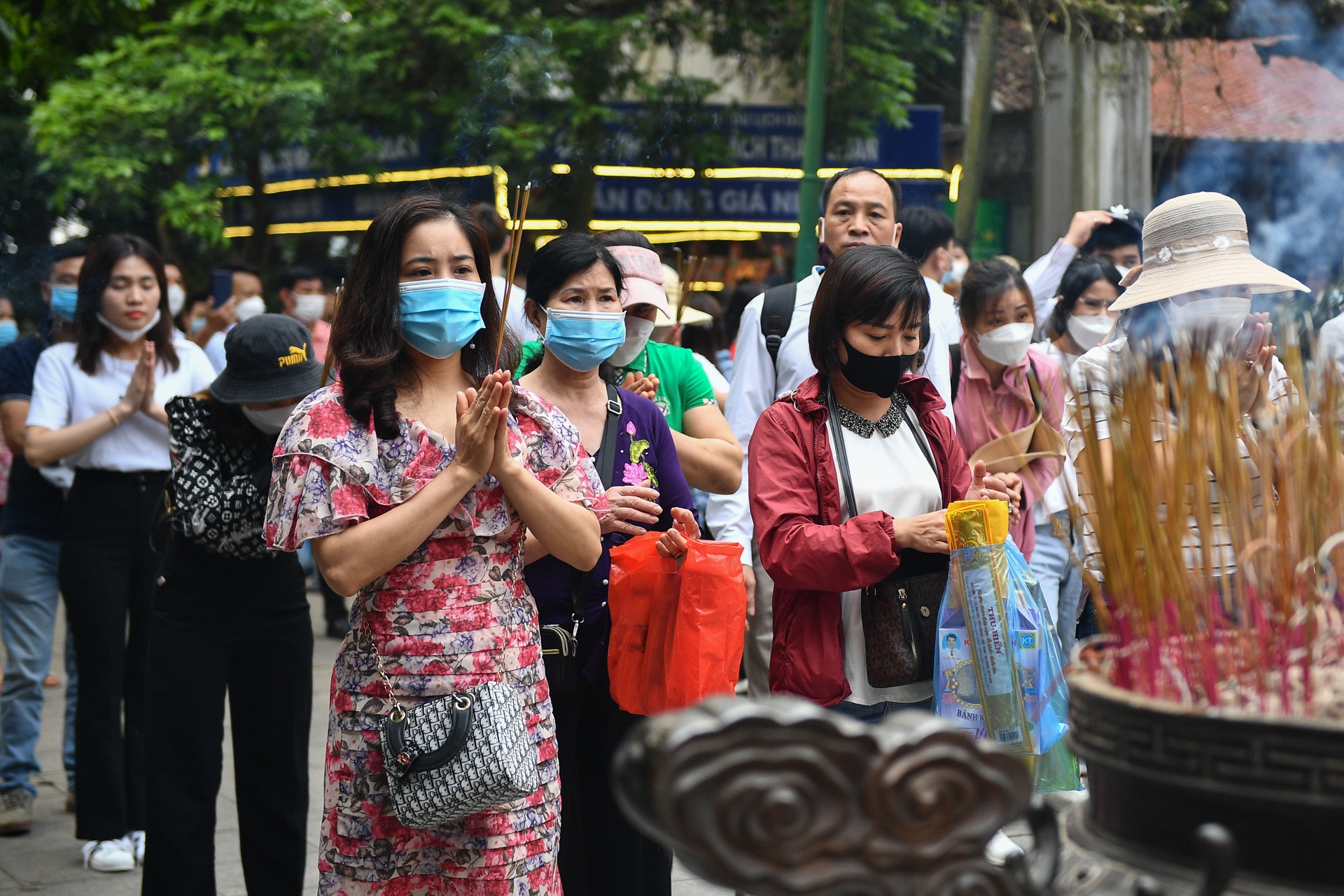 Treo rao len den Hung,  truot tuong "thao chay" vi qua dong anh 7