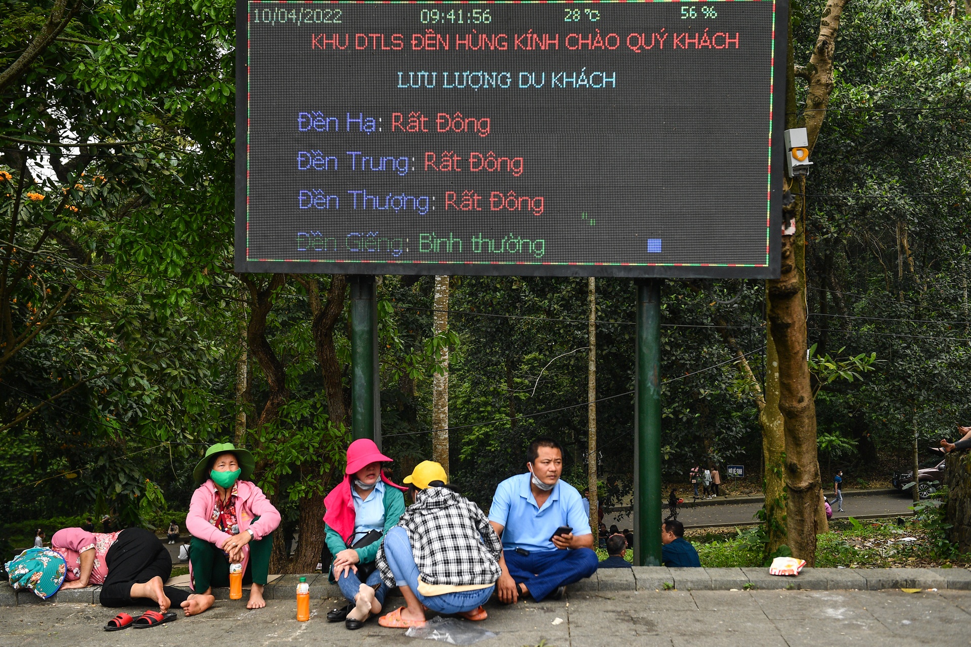 Treo rao len den Hung,  truot tuong "thao chay" vi qua dong anh 8