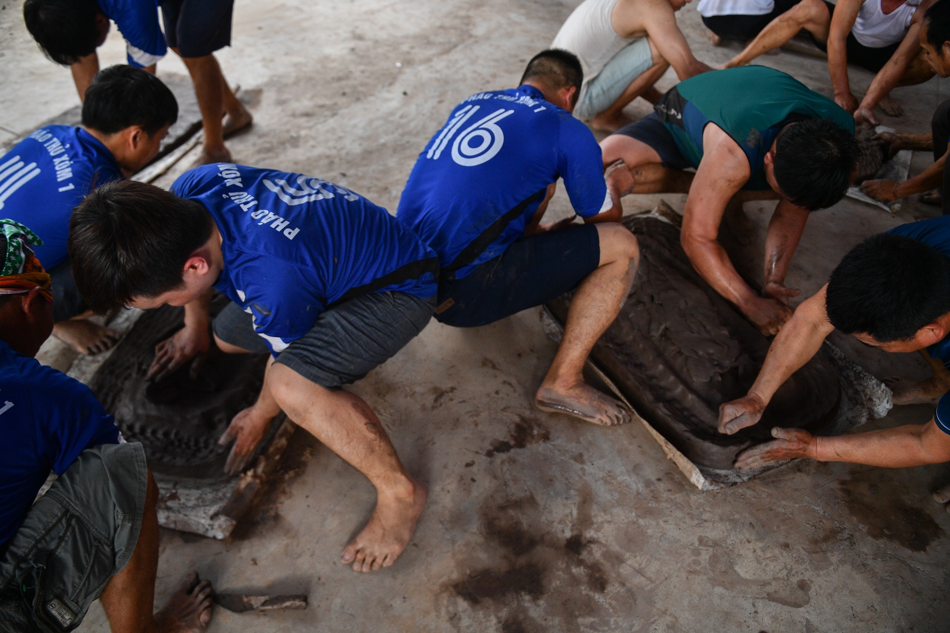 Phao dat Tu Ky no to ngang sam dip 30/4 anh 10