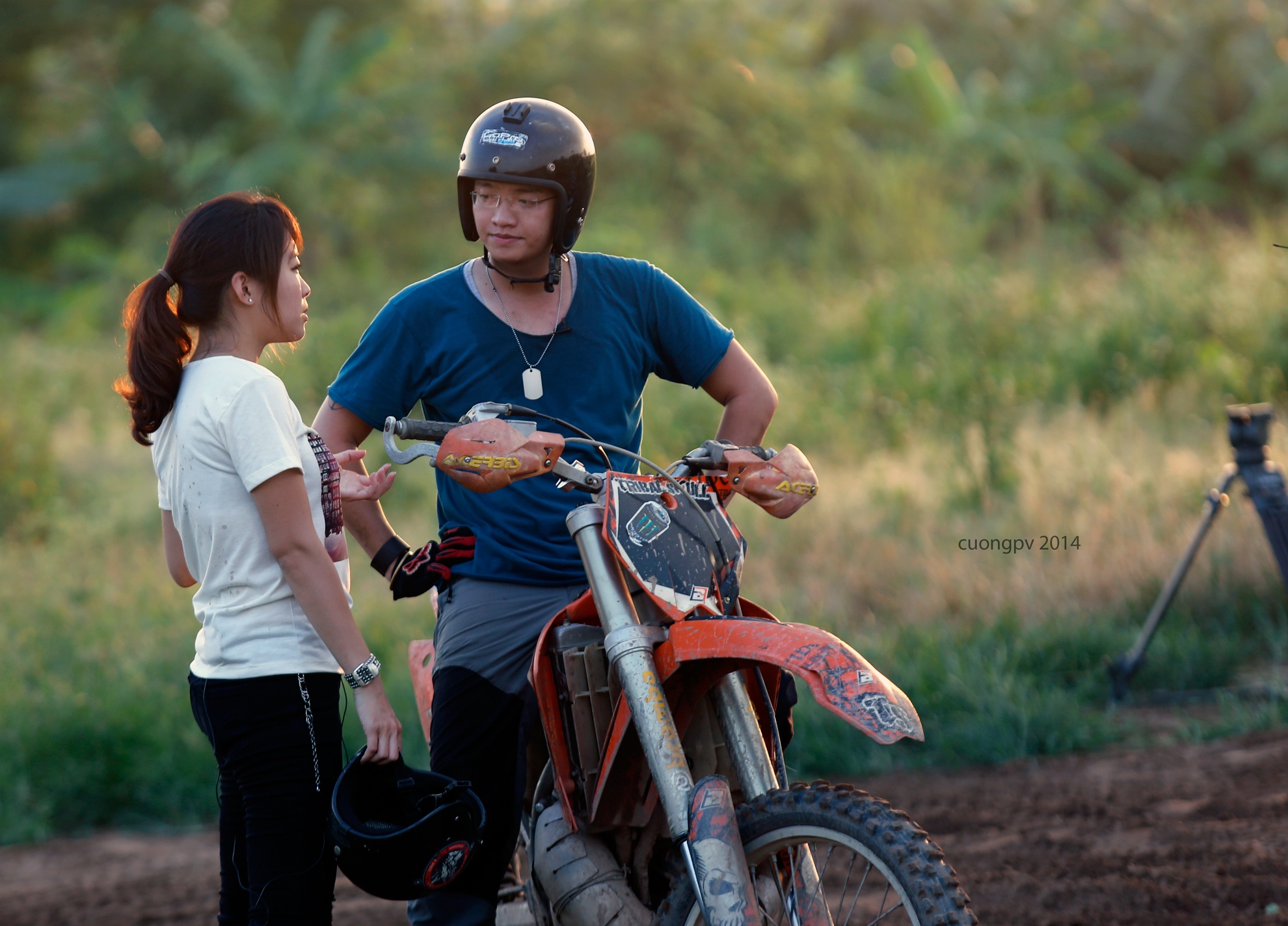 Có những khi rất mệt mỏi vì phải sản xuất cho kịp phát sóng, chán nản vì nhiều thành phẩm chưa ưng ý, nhưng một trong những điểm hấp dẫn nhất của nghề phóng viên thể thao là mỗi ngày lại được gặp gỡ và nói chuyện thêm với nhiều người, cảm nhận những đam mê mà họ cố gắng cả đời vì nó... 
