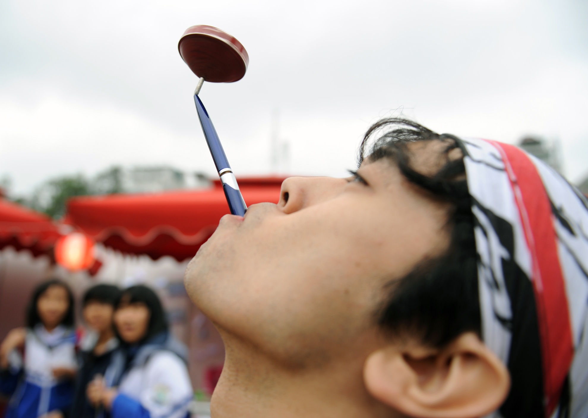 Nguoi Nhat tro tai voi con quay Koma tai Ha Noi hinh anh