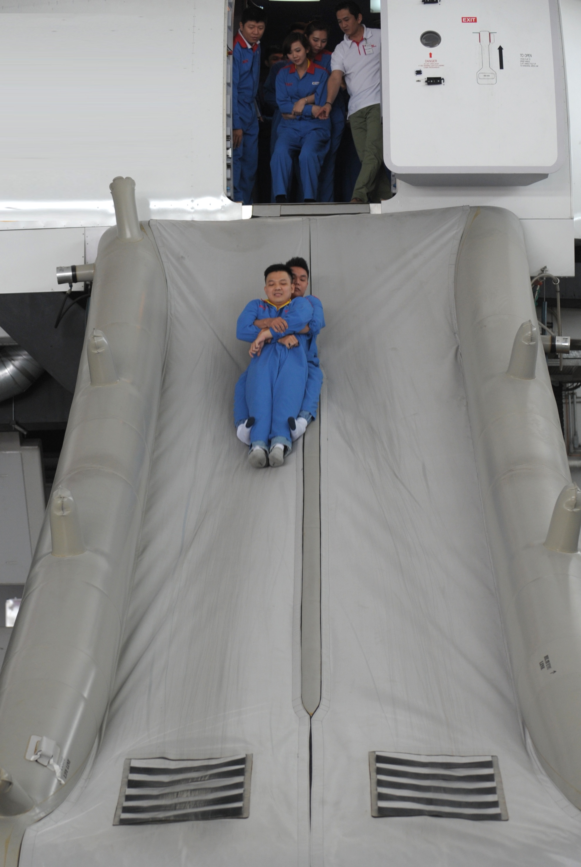 Trường hợp khi những hành khách bị ngất, bị thương đòi hỏi các kĩ năng 