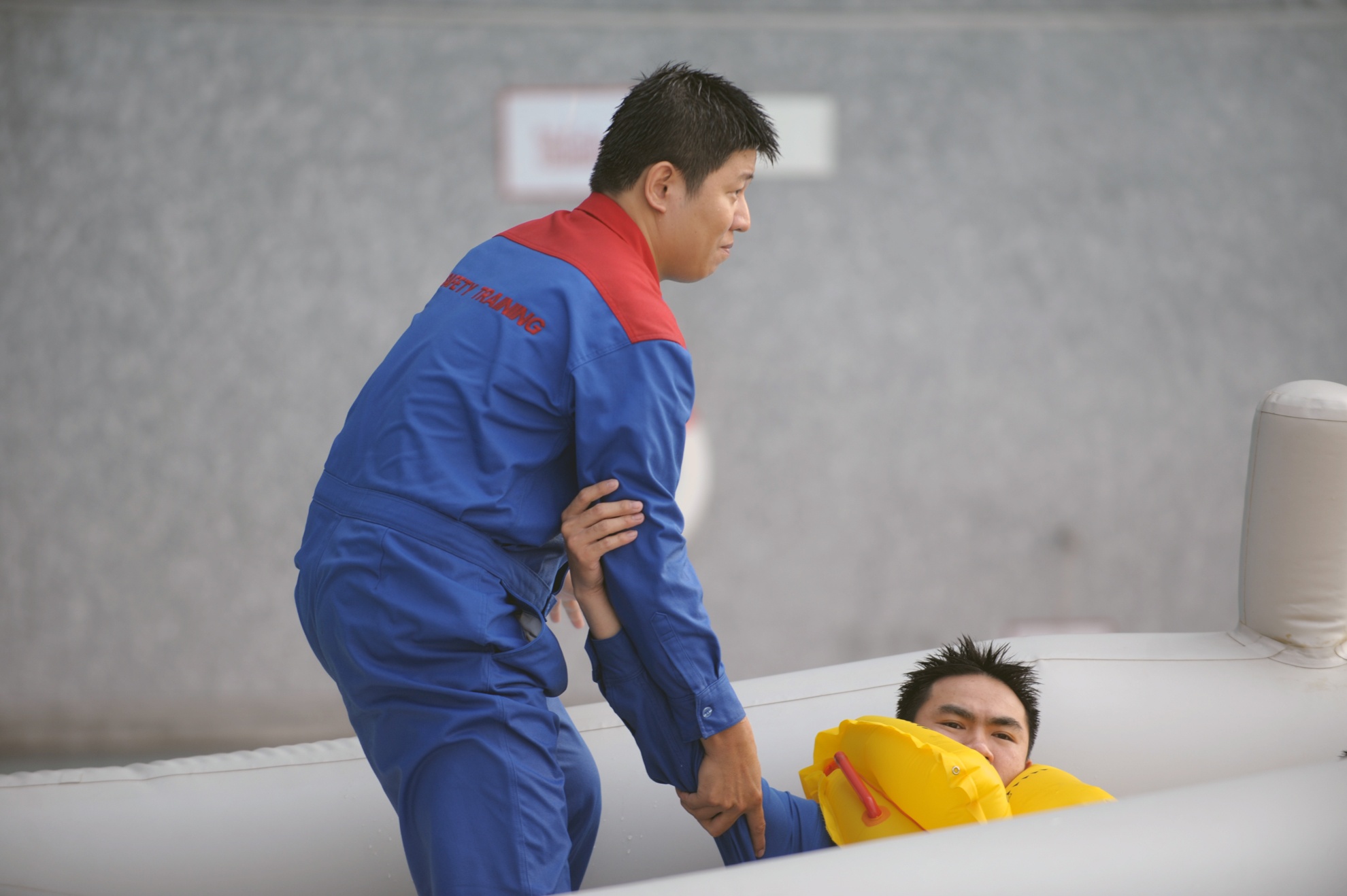 Theo giáo viên an toàn bay Nguyễn Đức Vinh với 10 năm kinh nghiệm công tác và giảng dạy trong ngành hàng không cho biết: