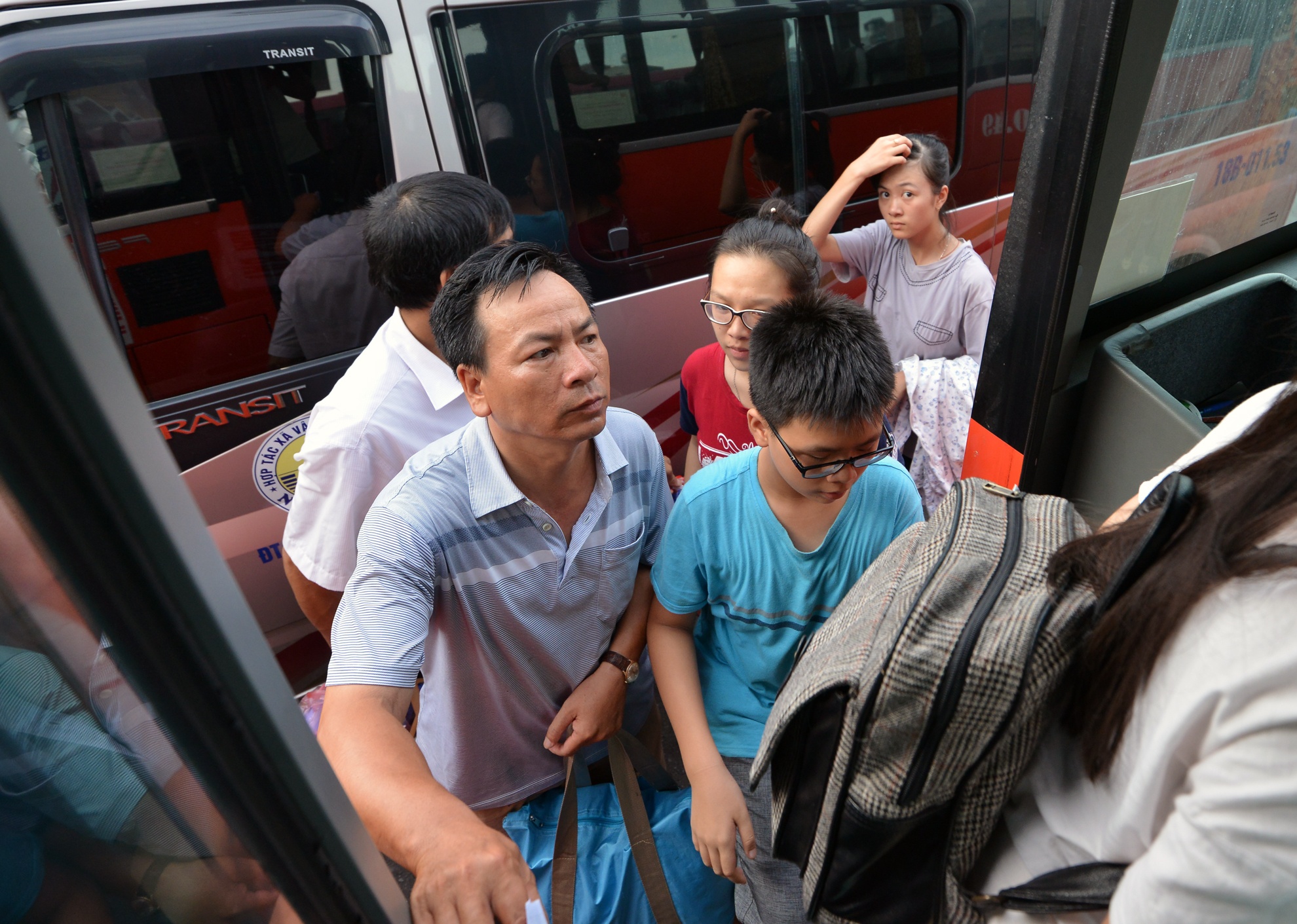 Si tu voi va roi thanh pho sau 4 mon thi hinh anh