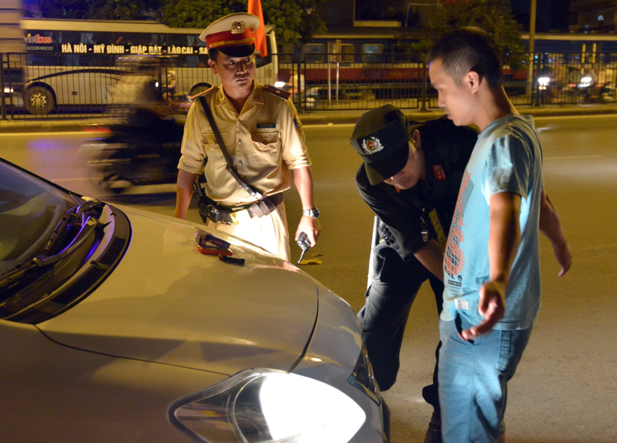 Lợi thế trong những năm tháng làm điều tra hình sự đã giúp ích anh khá nhiều trong công việc tuần tra kiểm soát giao thông hiện tại và nhất là nhiệm vụ tổ trưởng tổ công tác đặc biệt 141, 