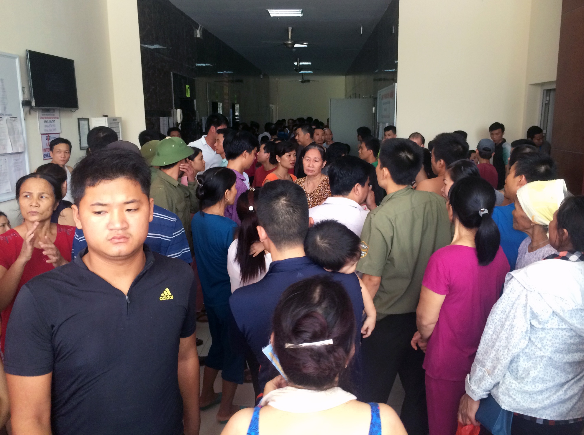 Chung cu Linh Dam nao loan vi bao chay gia hinh anh