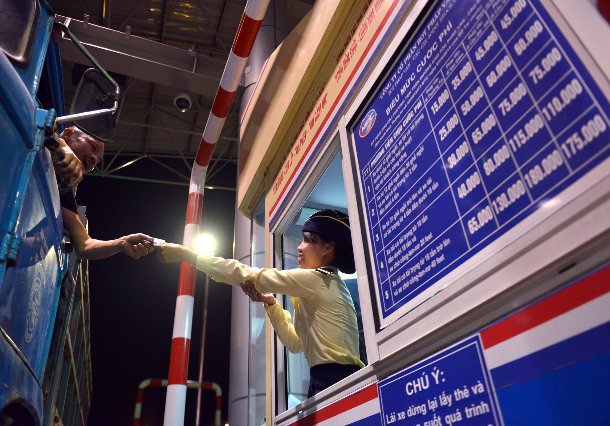 Cao toc Phap Van sua xong thu phi 15.000 - 175.000 dong hinh anh