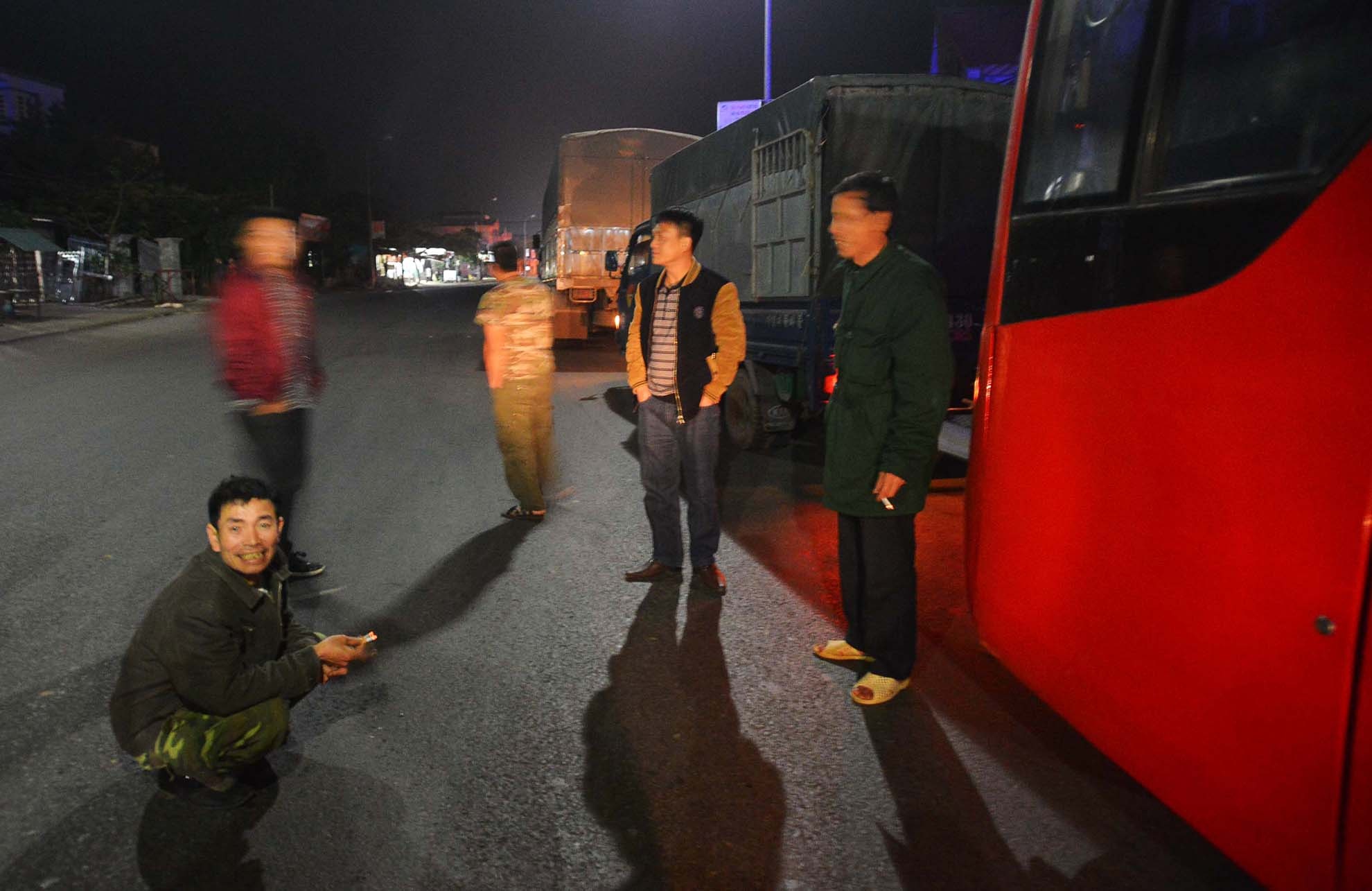 Xe bon dam xe khach anh 4