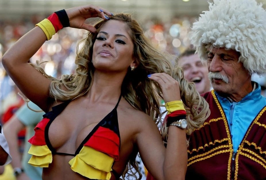 Quan he ngoai luong tai cac ky World Cup hinh anh