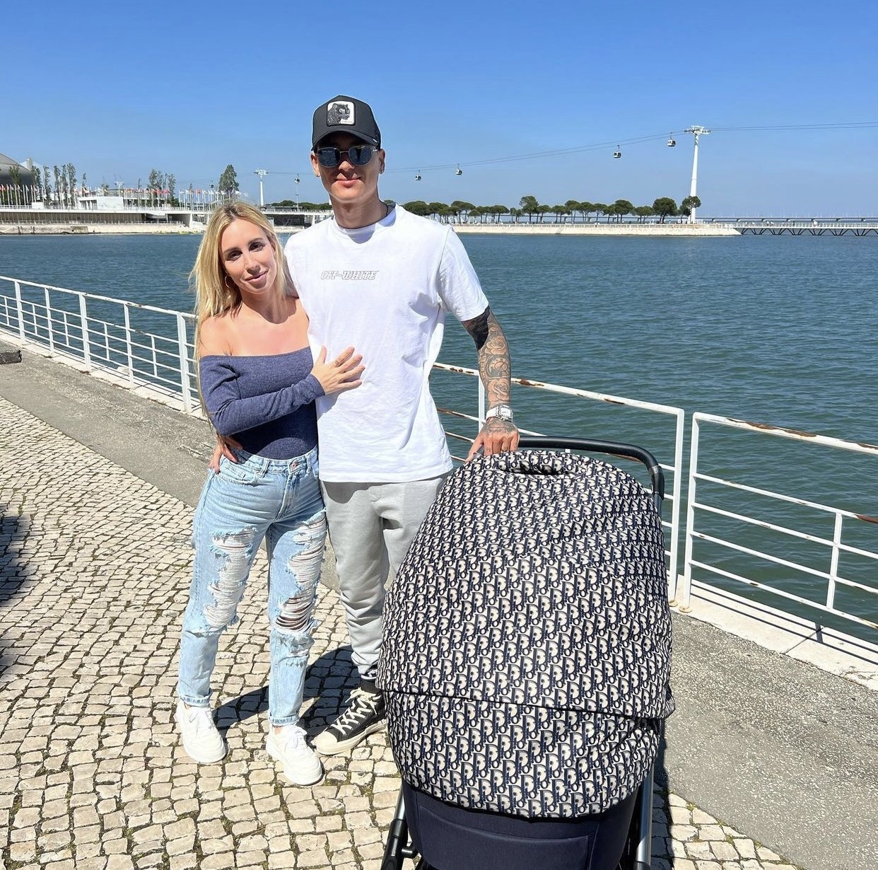 Ban gai cua Darwin Nunez tung cuoi hau ve Barca anh 5