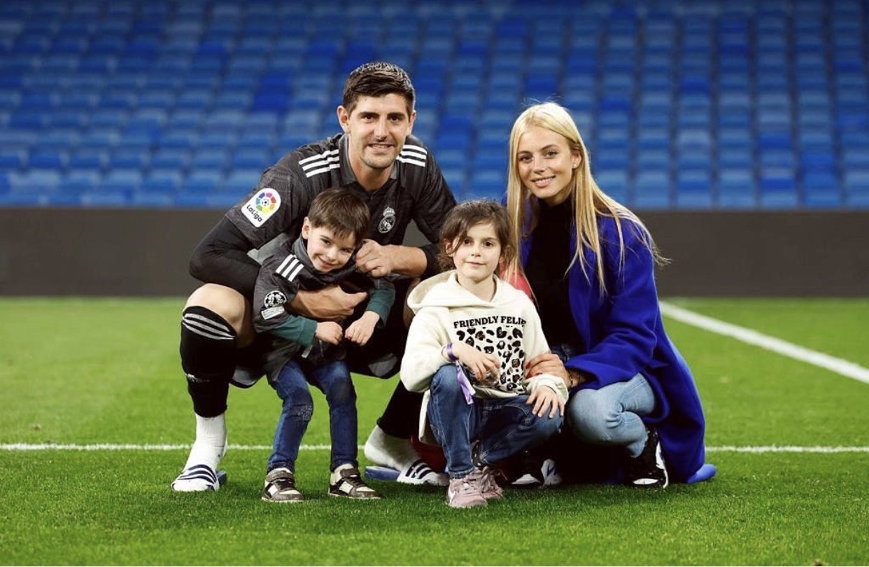 Ban gai cua Thibaut Courtois anh 3