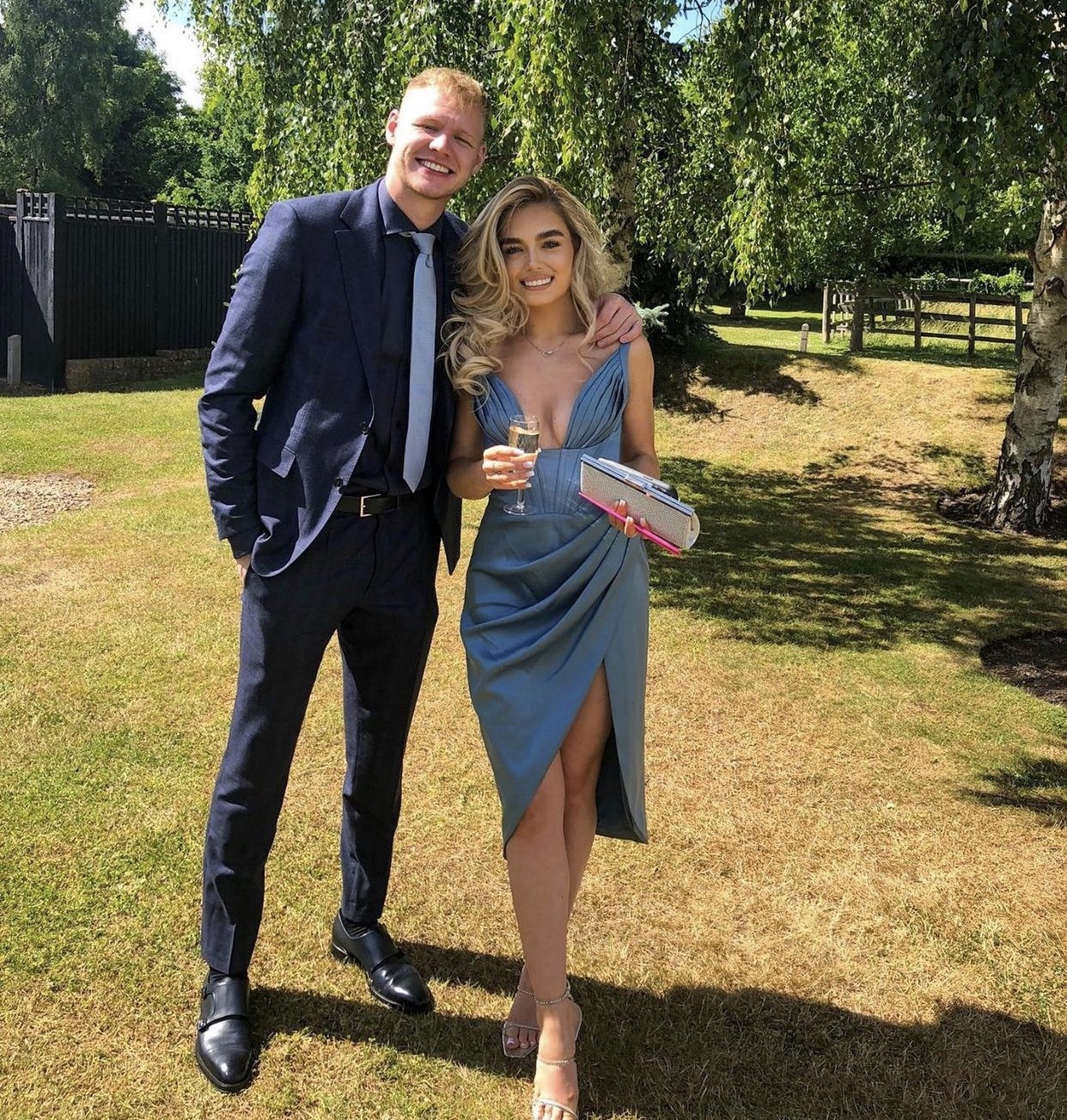 Ban gai  Aaron Ramsdale anh 1