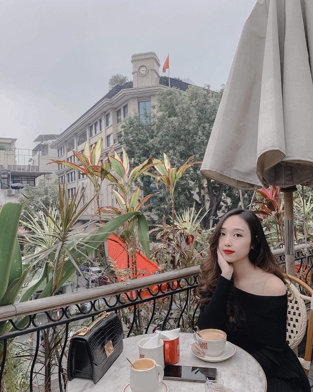 WAGs CLB Ha Noi anh 3