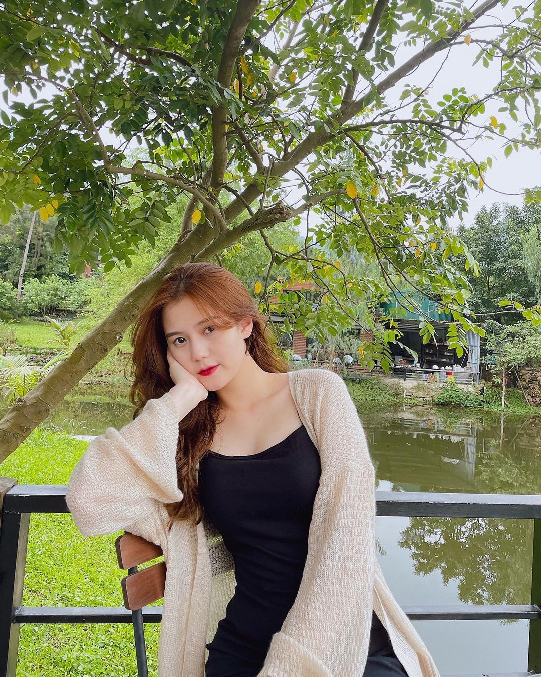 WAGs CLB Ha Noi anh 5