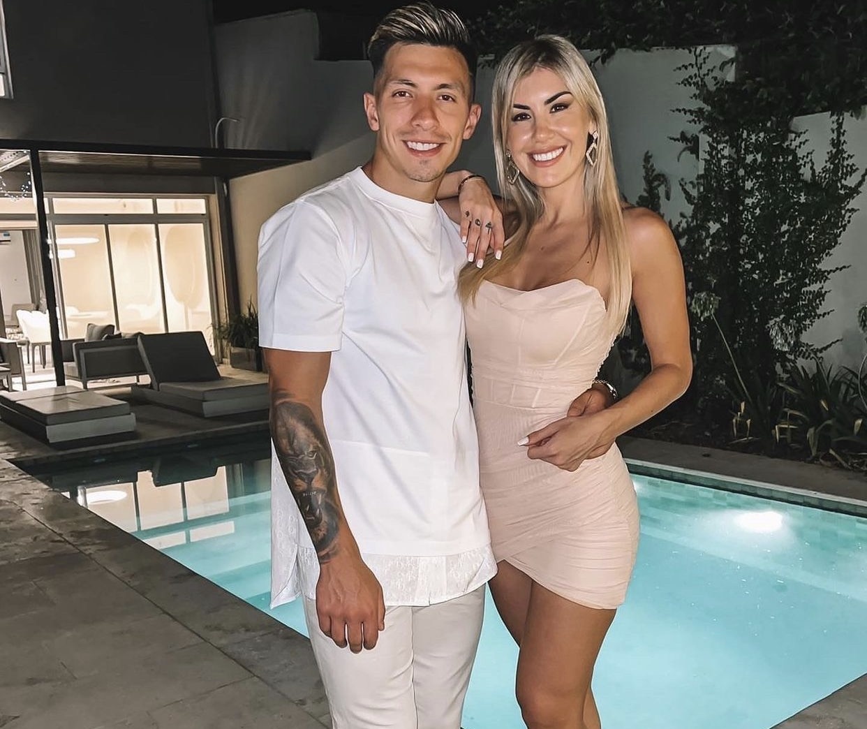 Ban gai Lisandro Martinez anh 2