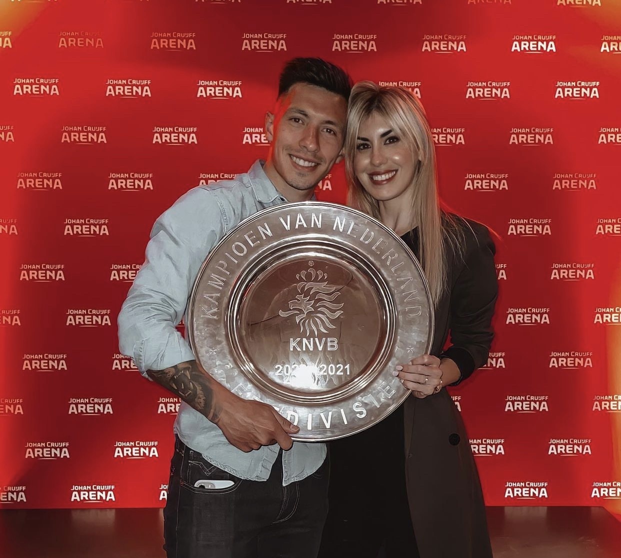 Ban gai Lisandro Martinez anh 1