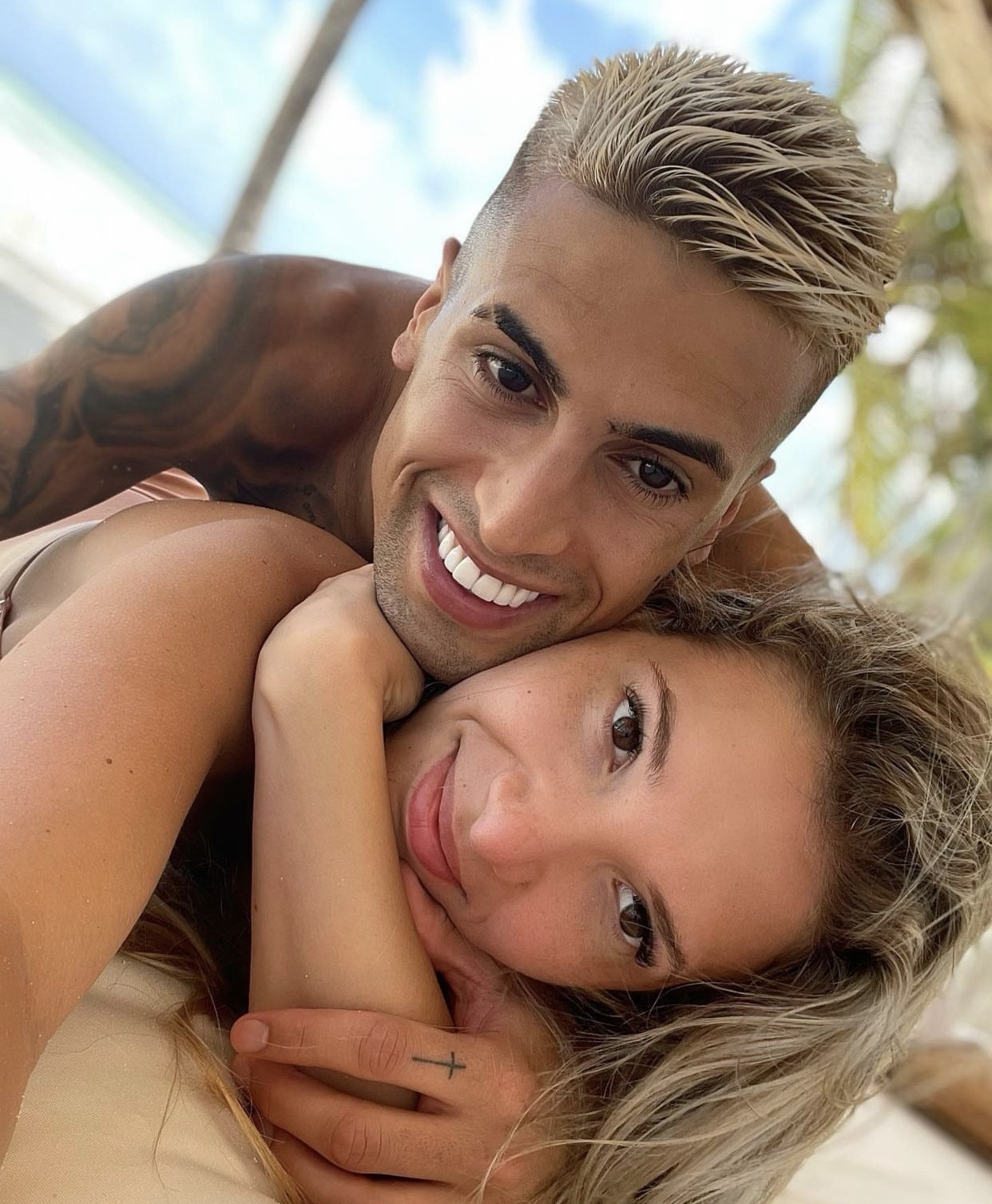 Ban gai Joao Cancelo anh 1