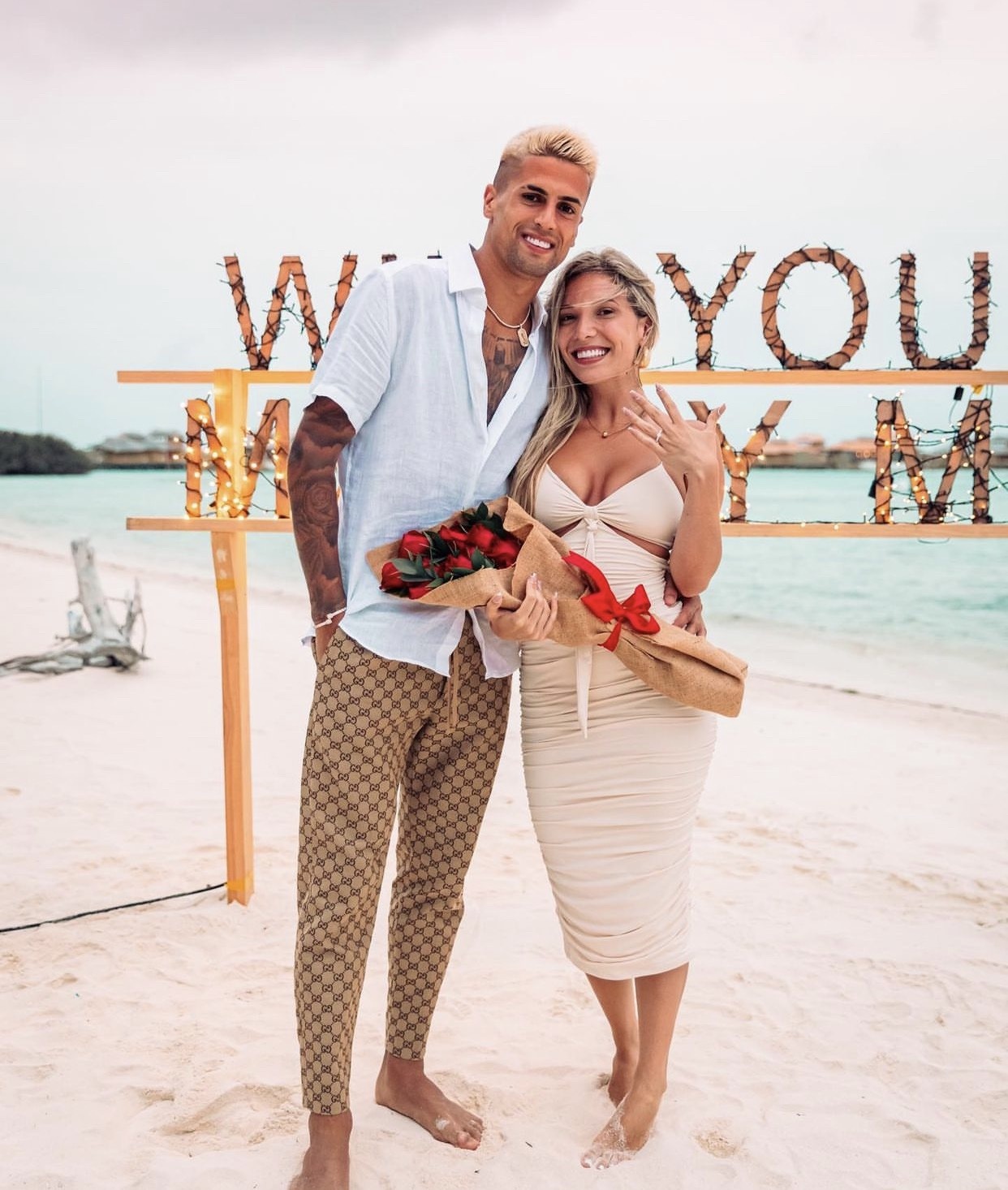 Ban gai Joao Cancelo anh 4