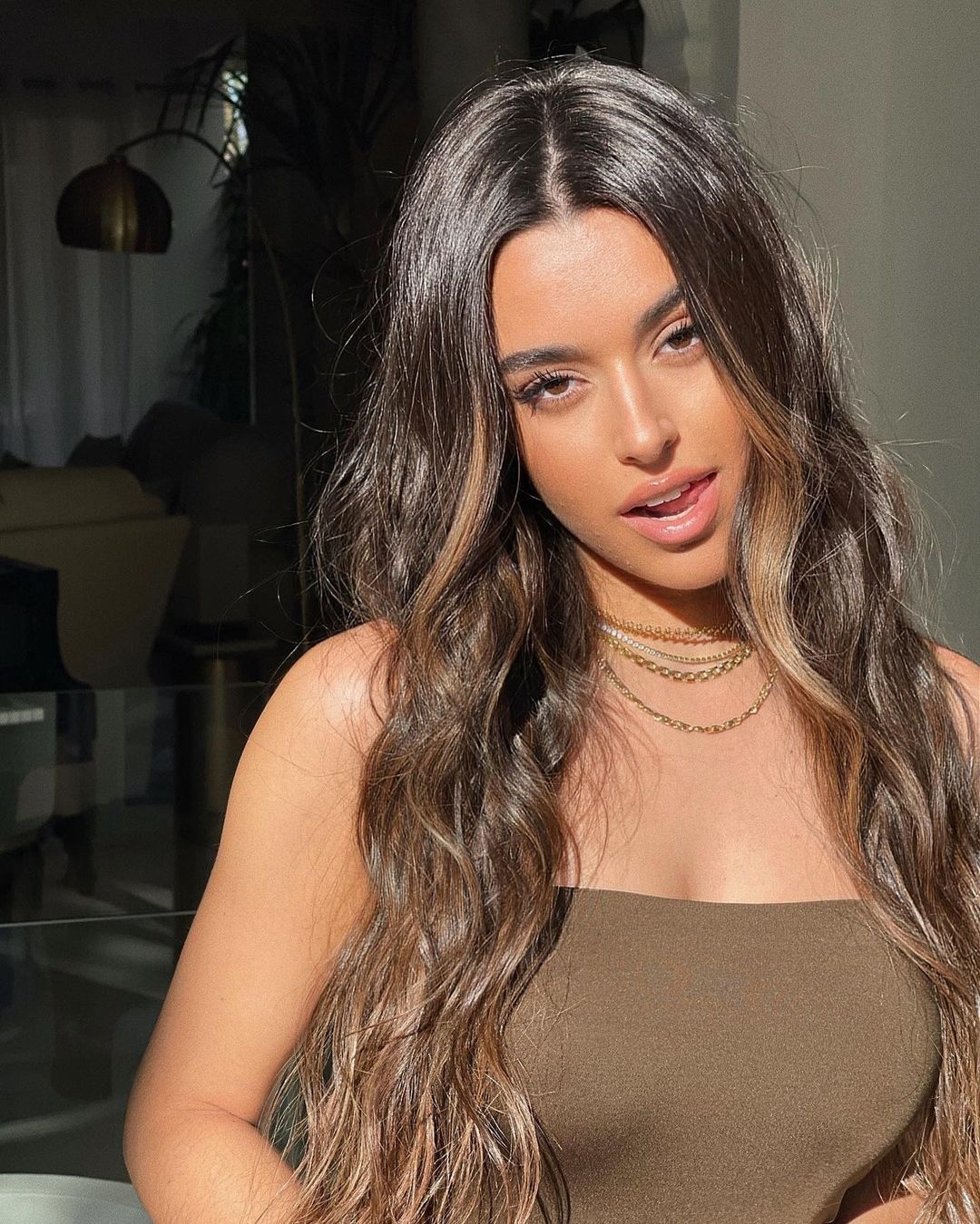 Ban gai Reguilon anh 4