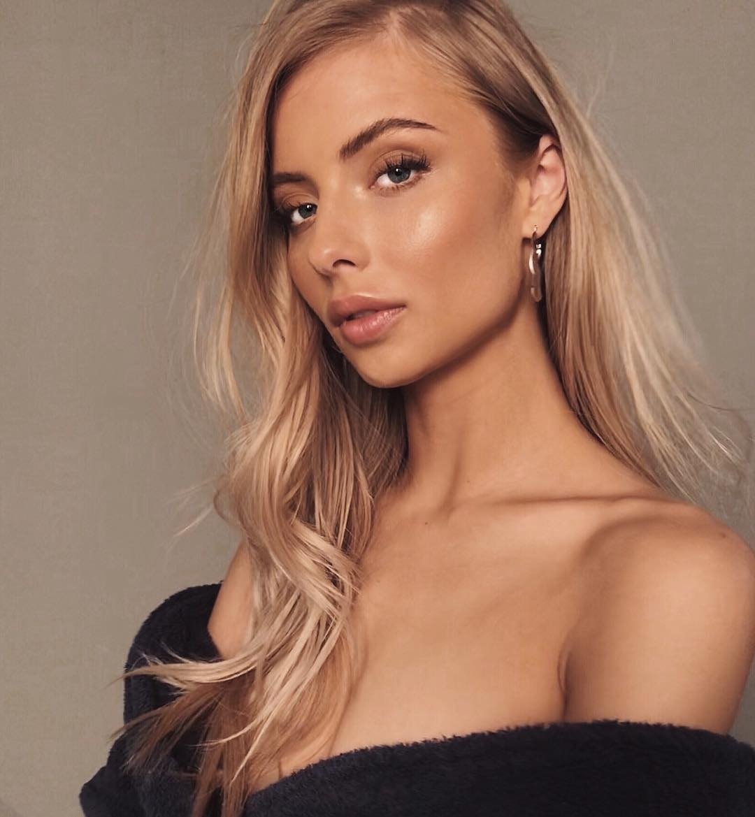 Ban gai Patrice Evra anh 5