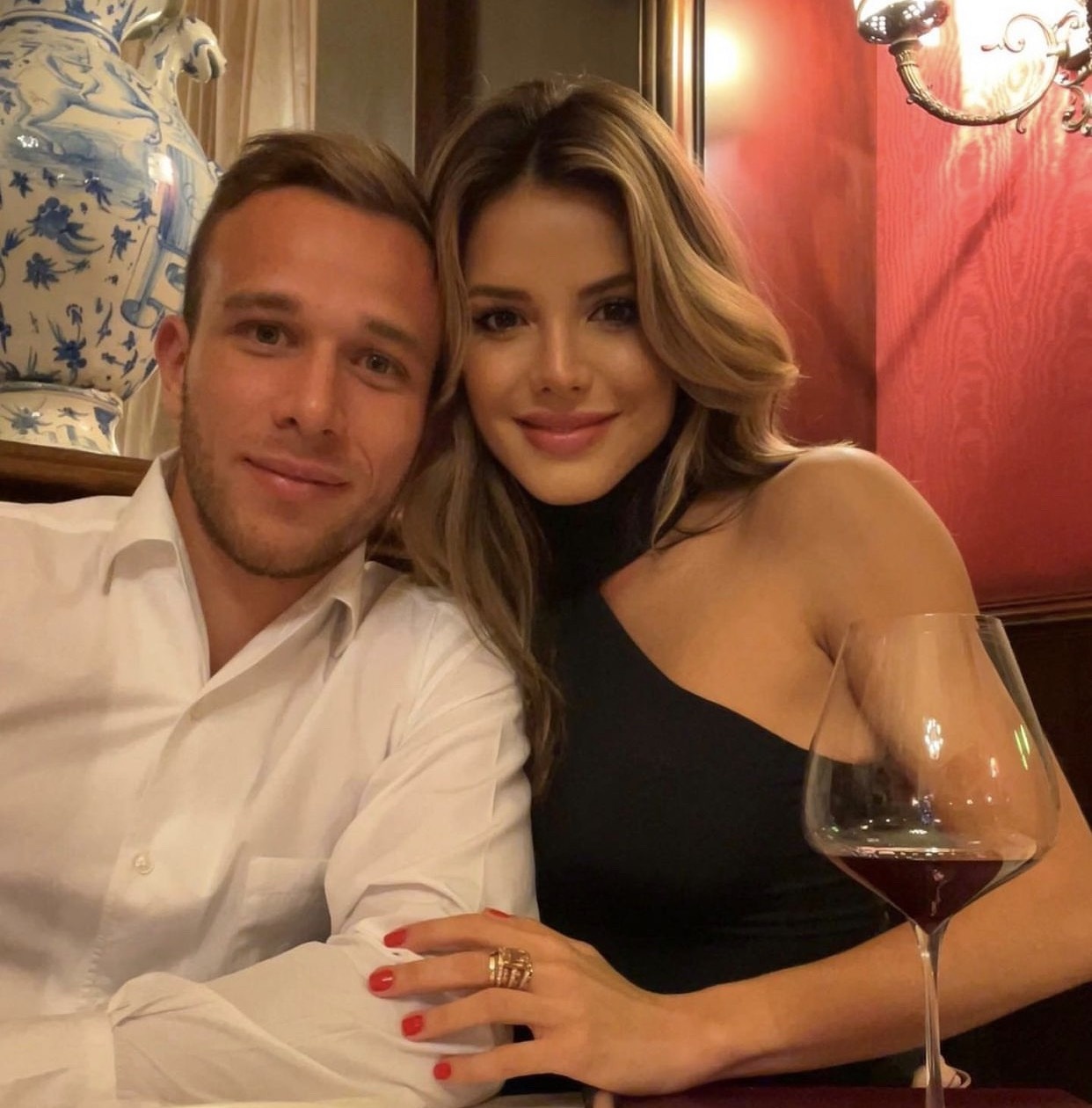 Ban gai Arthur Melo anh 1