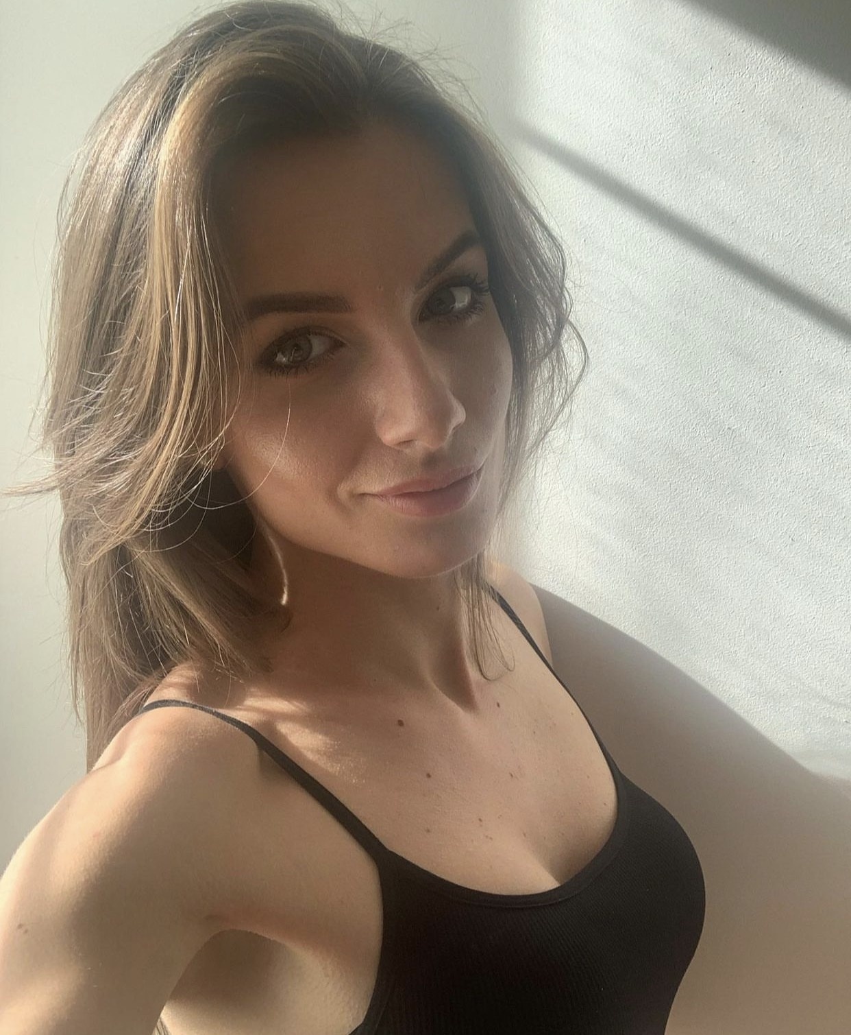 Chan dung Karolina Bojar anh 4