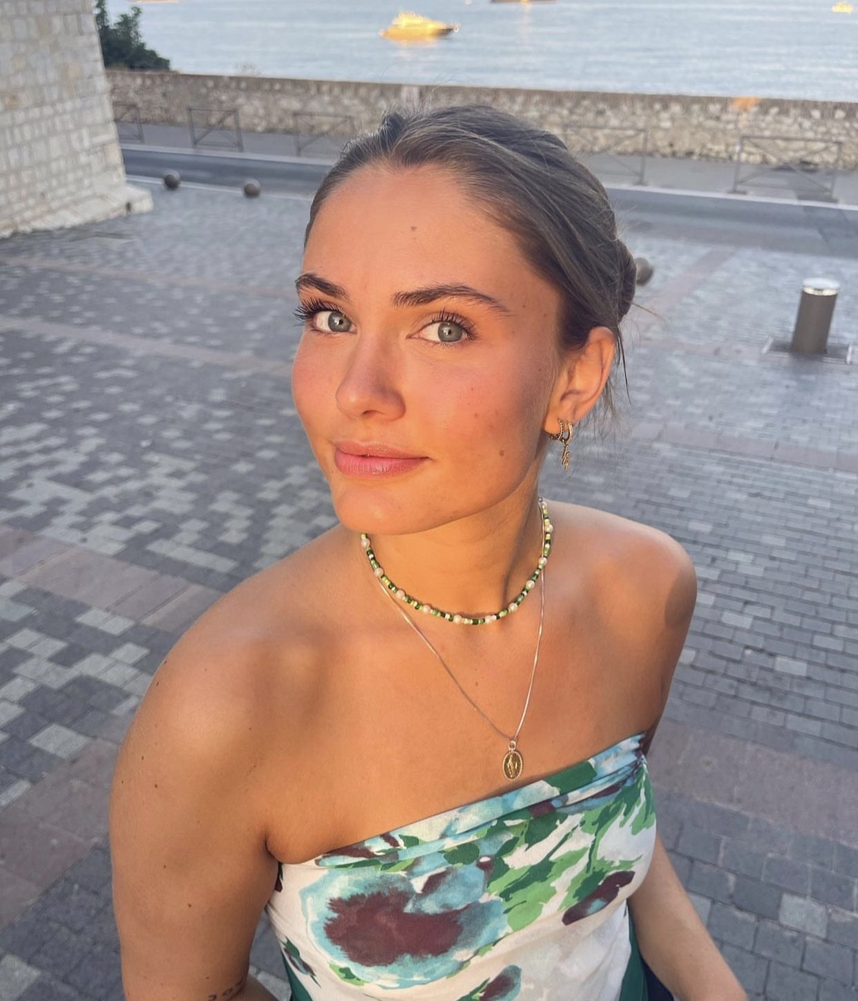 Ban gai Martin Odegaard anh 3