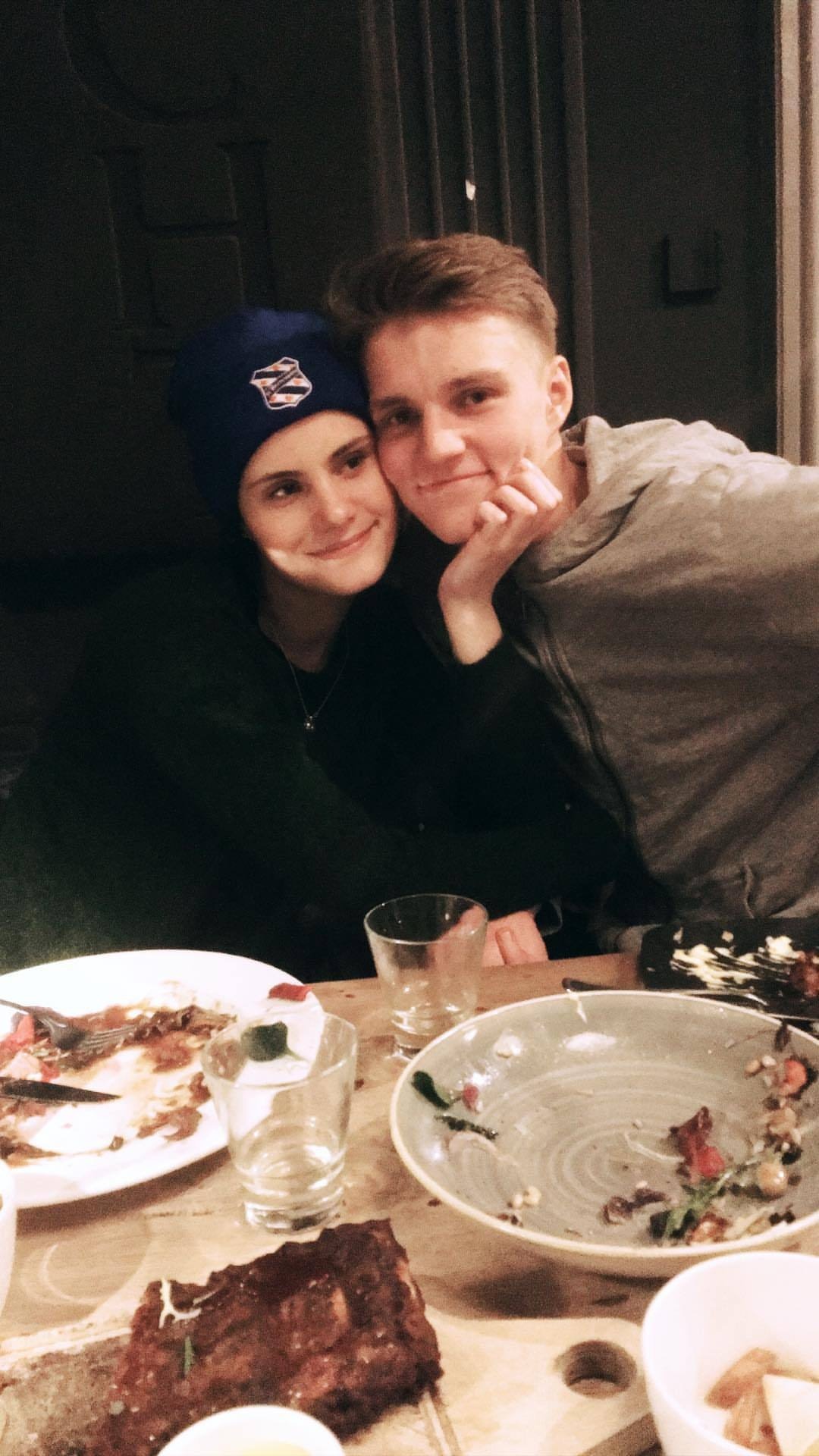 Ban gai Martin Odegaard anh 7