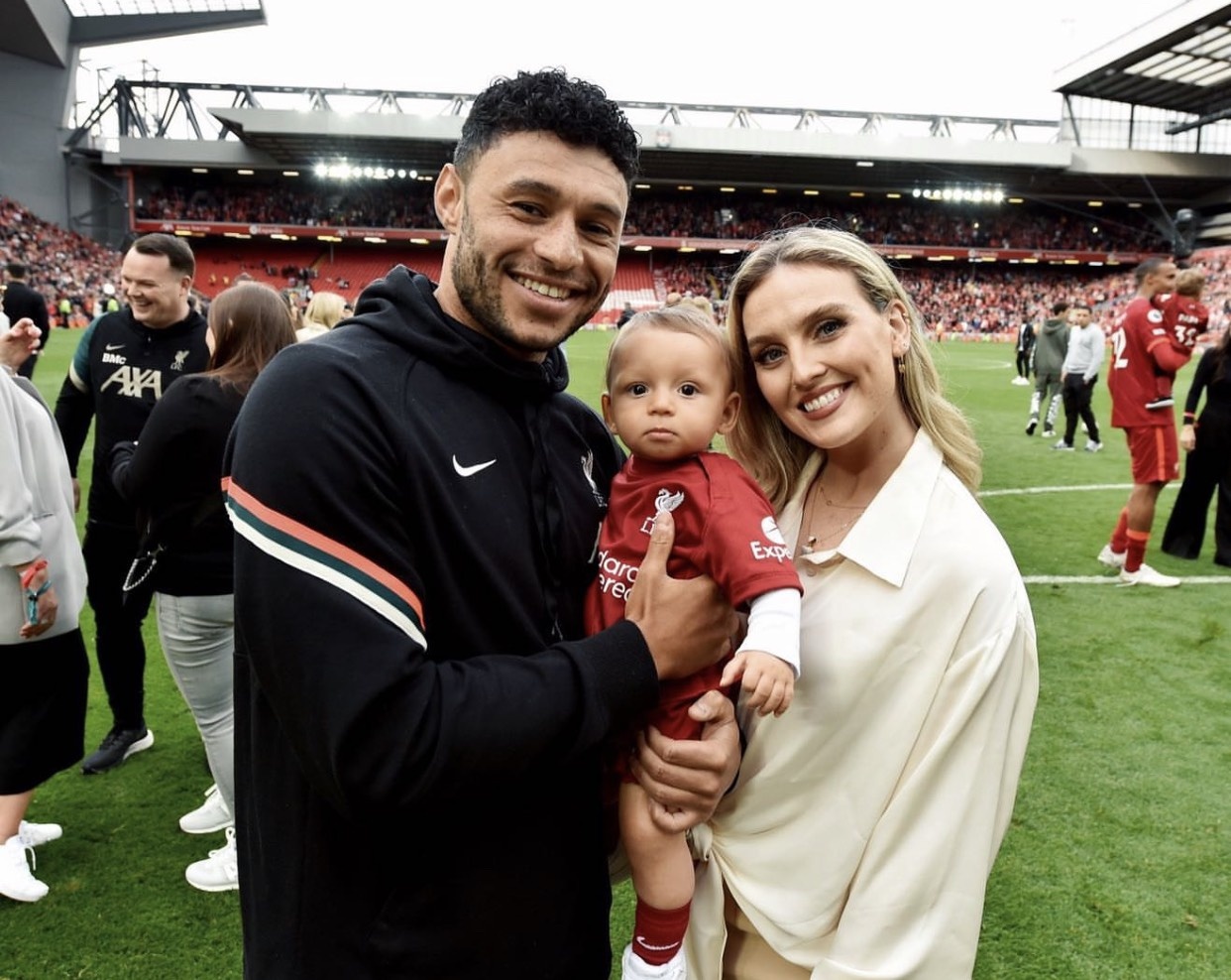 Ban gai Alex Oxlade-Chamberlain anh 8
