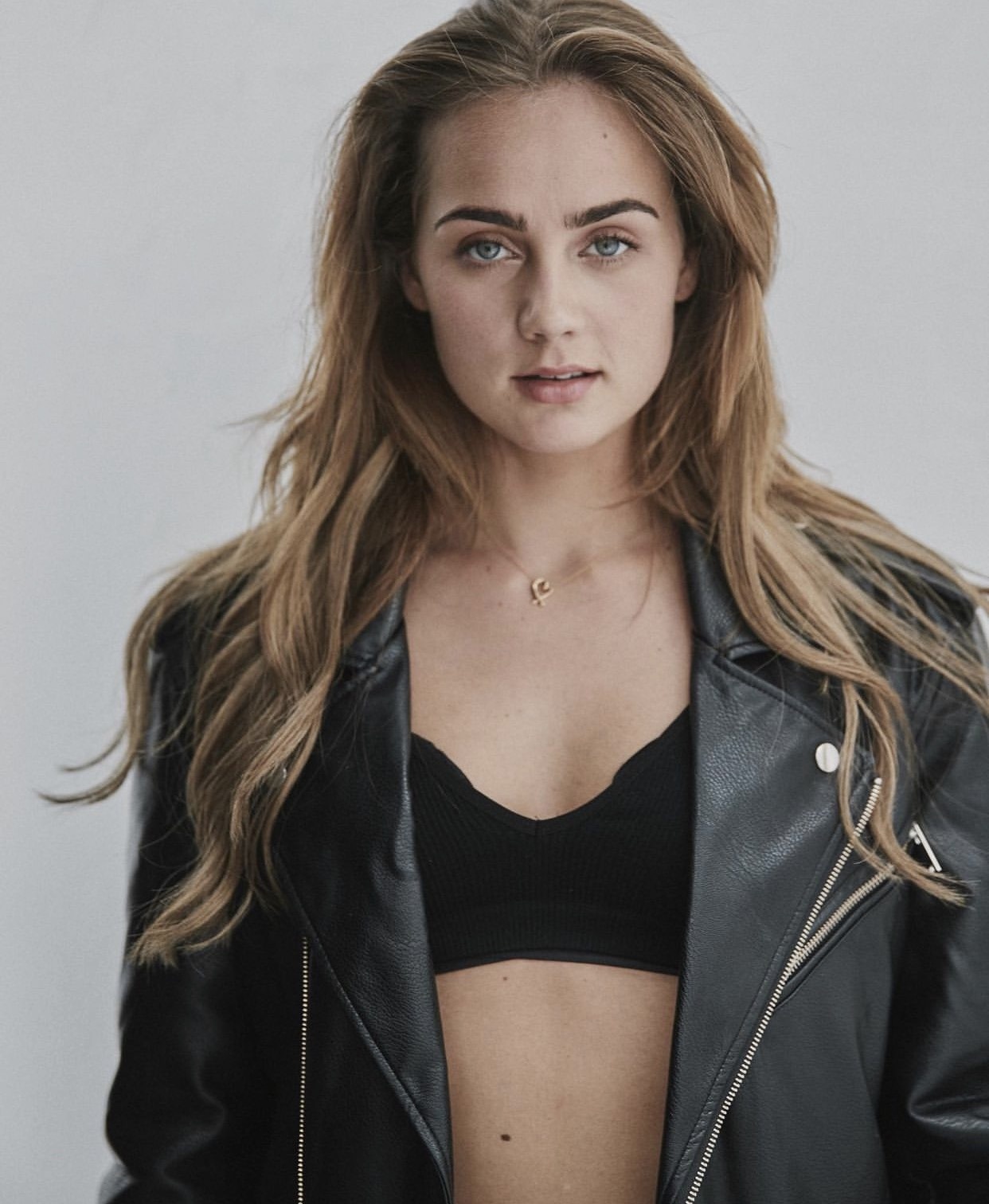 Con gai Dennis Bergkamp anh 8