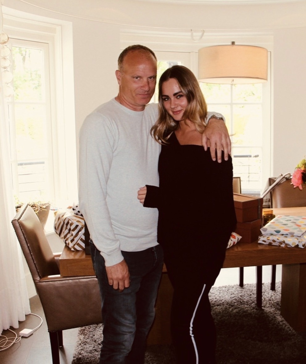 Con gai Dennis Bergkamp anh 1