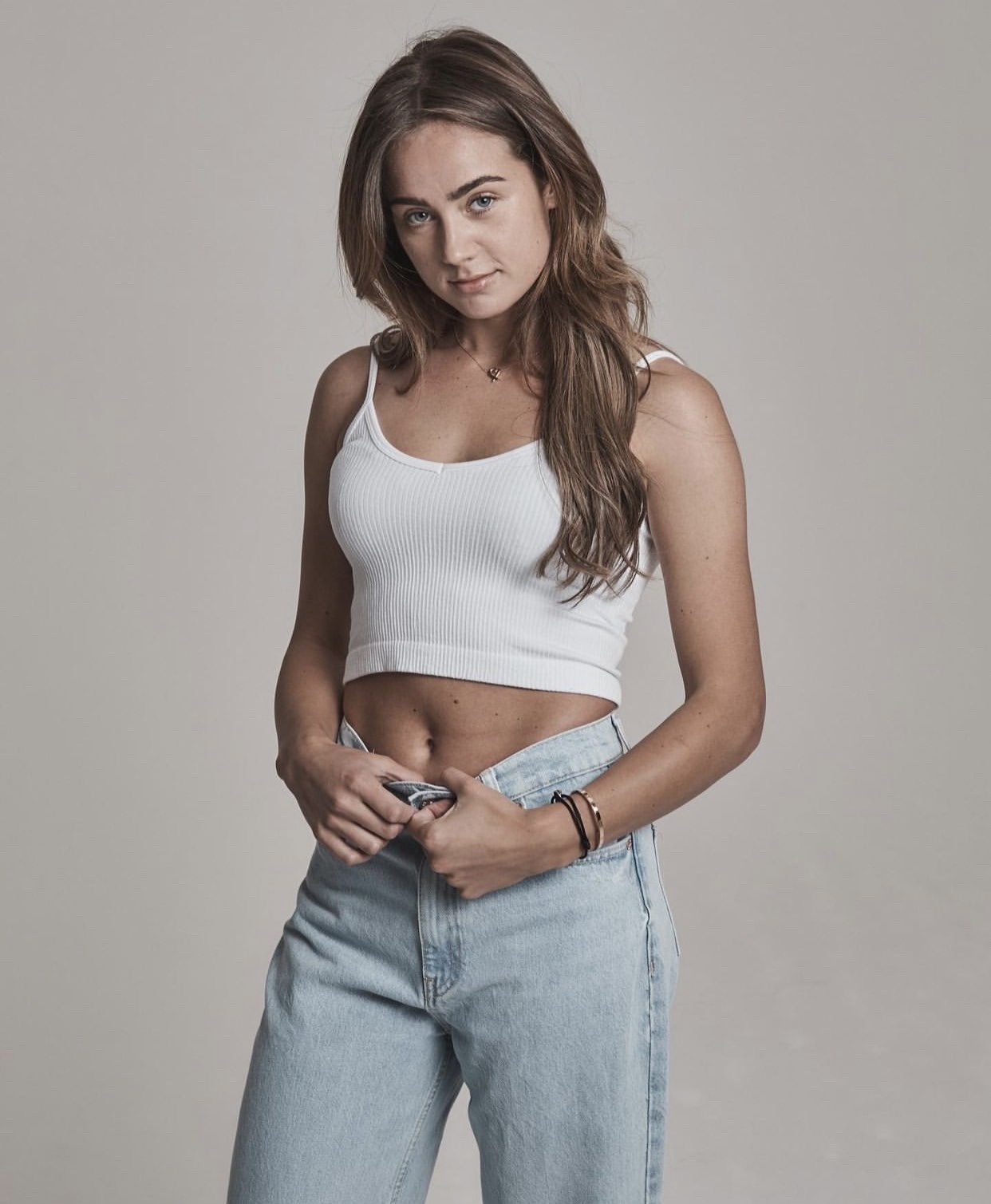 Con gai Dennis Bergkamp anh 2