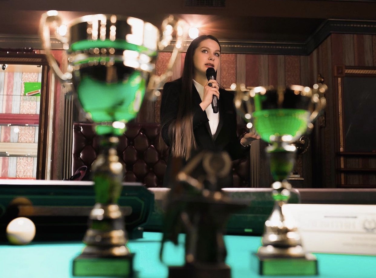 Chan dung Anastasia Luppova anh 6