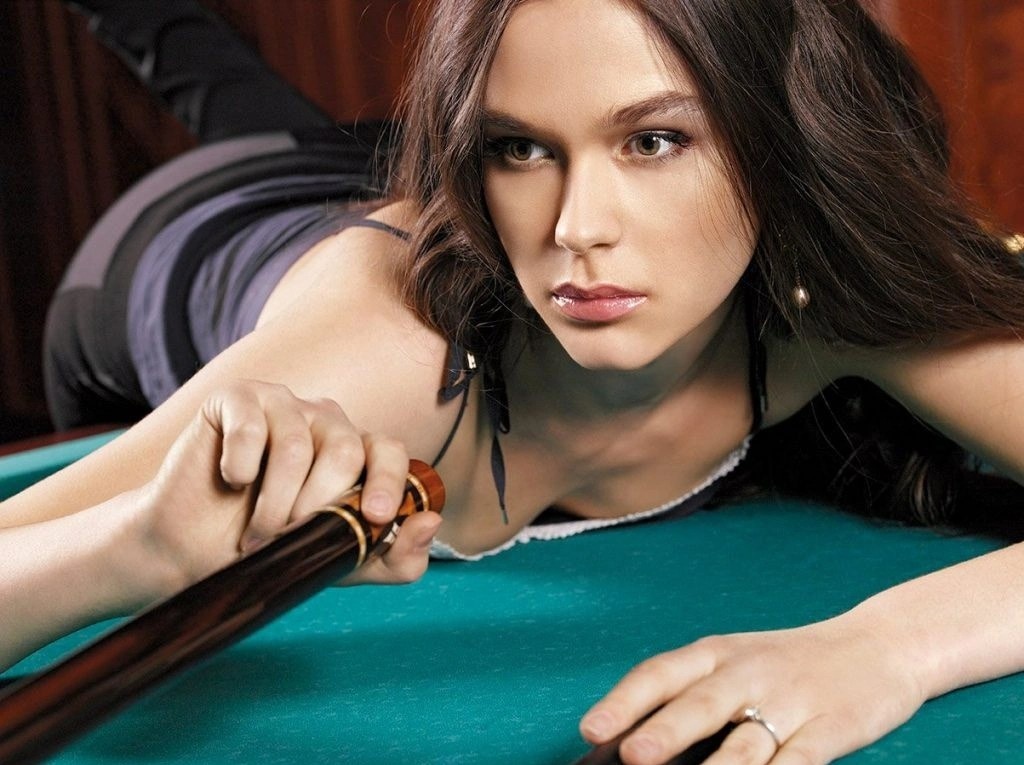Chan dung hoa hau cua lang billiards hinh anh