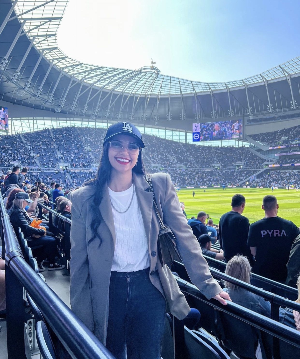 Ban gai Marc Cucurella anh 7