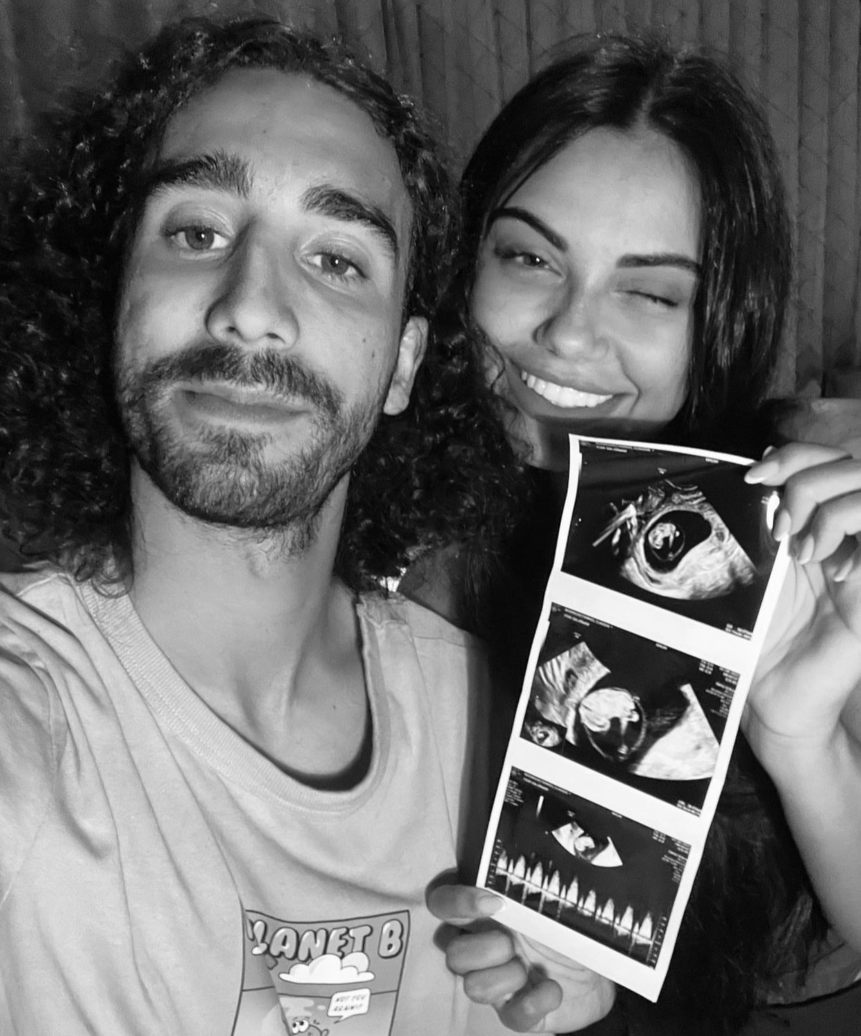 Ban gai Marc Cucurella anh 8