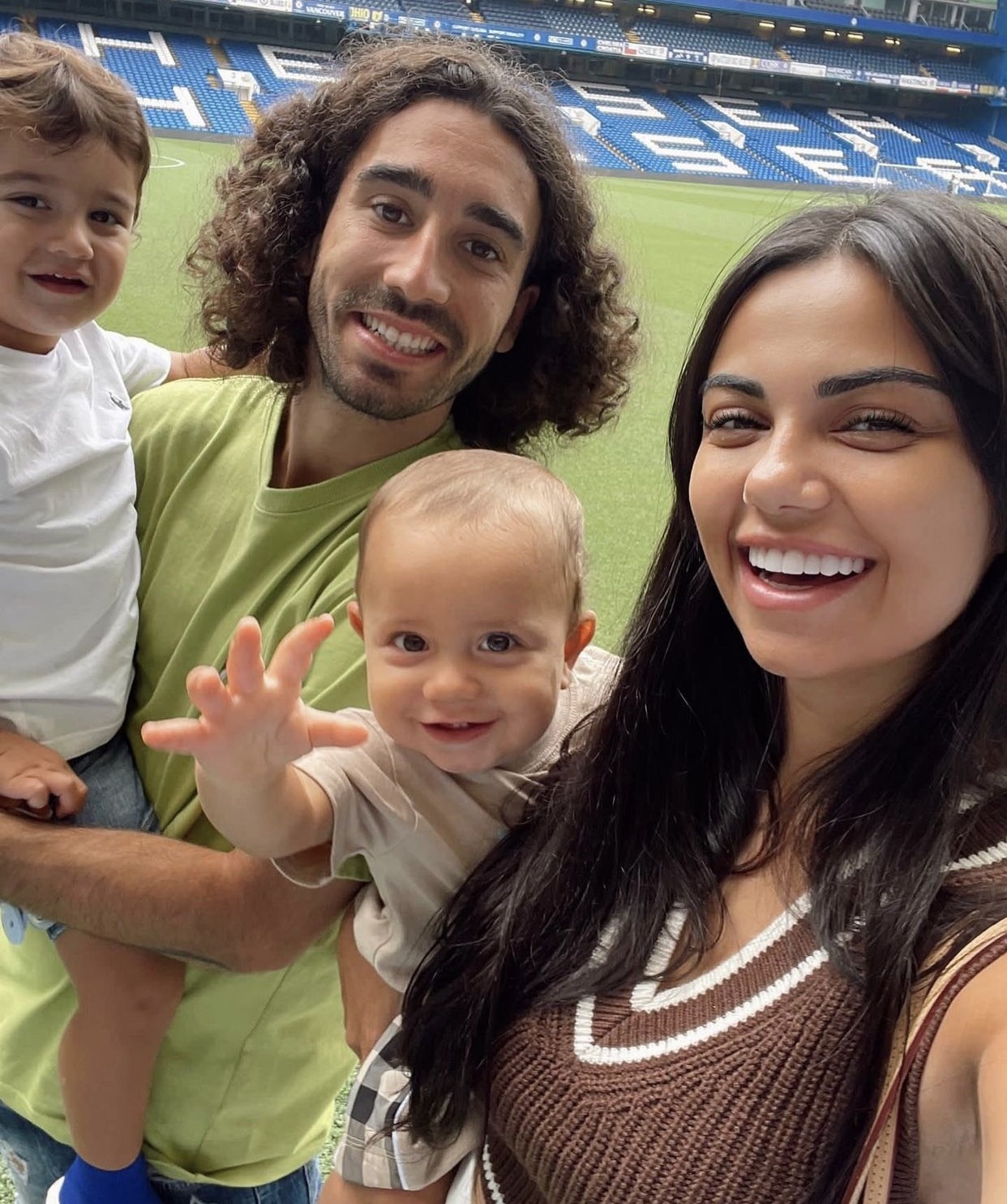 Ban gai Marc Cucurella anh 3